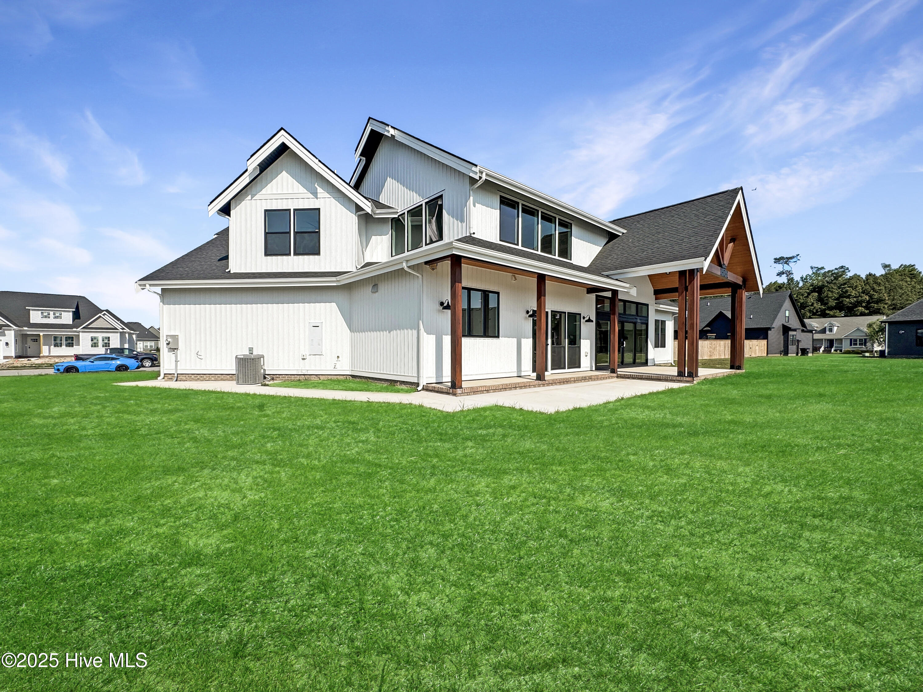 Homes for sale in Elizabeth City, NC | 1111 Staysail Dr, Elizabeth City, NC 27909 | MLS# 100539862