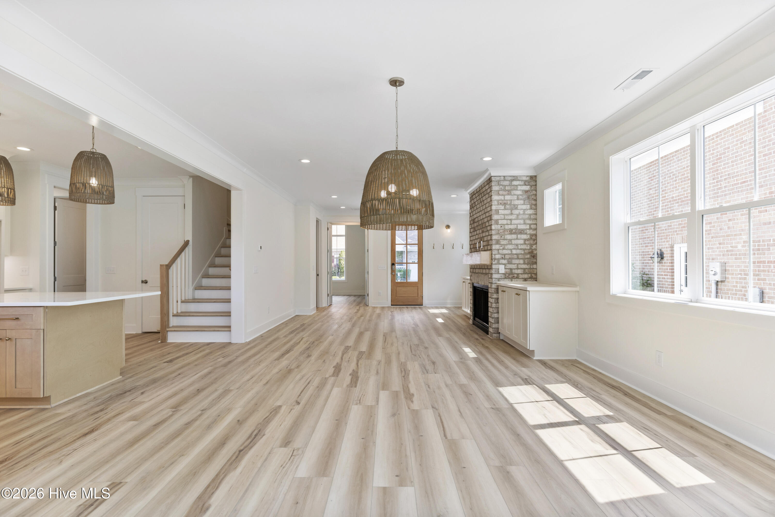 100553830 | Photo 12