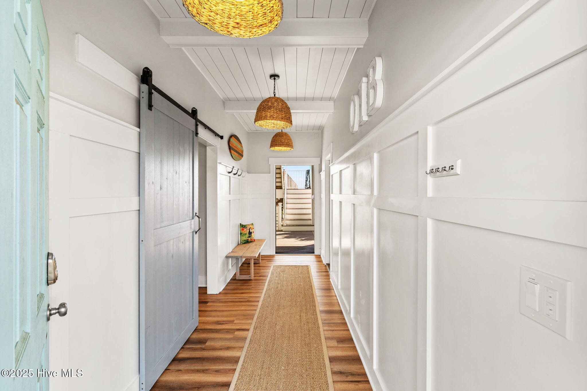 100540283 | Photo 29