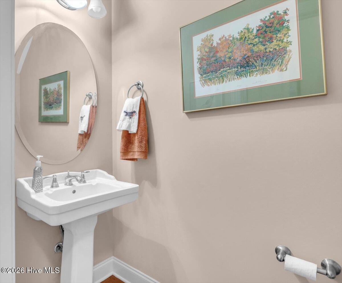 100548229 | Photo 24