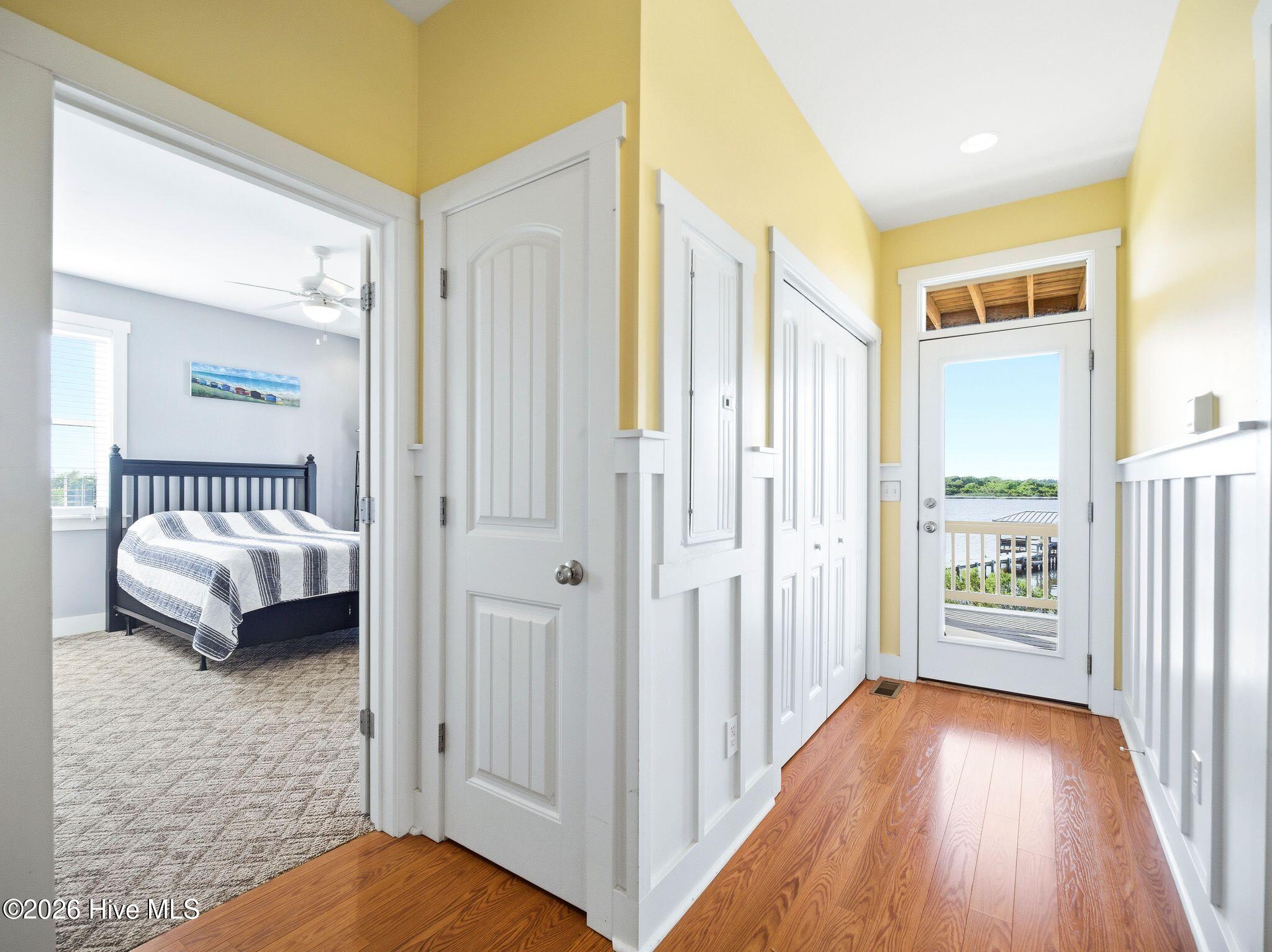 100569349 | Photo 39