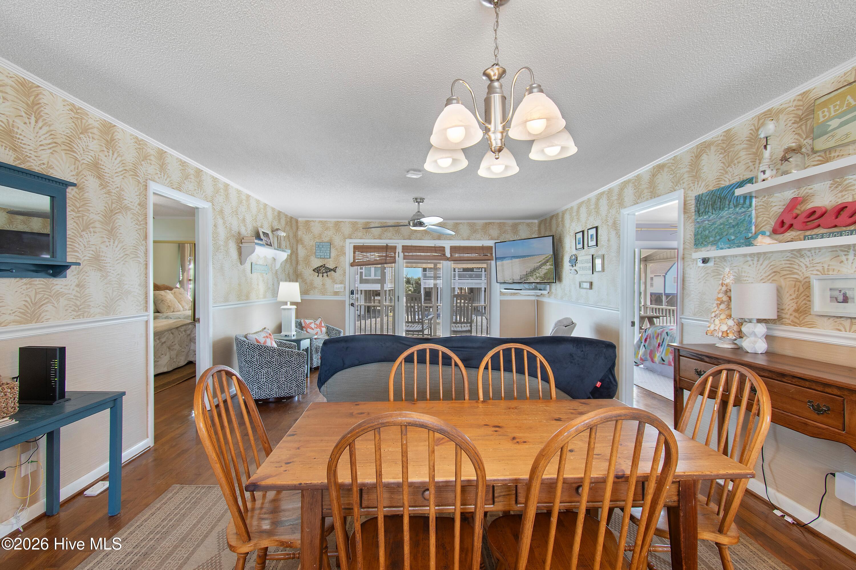 100561675 | Photo 14