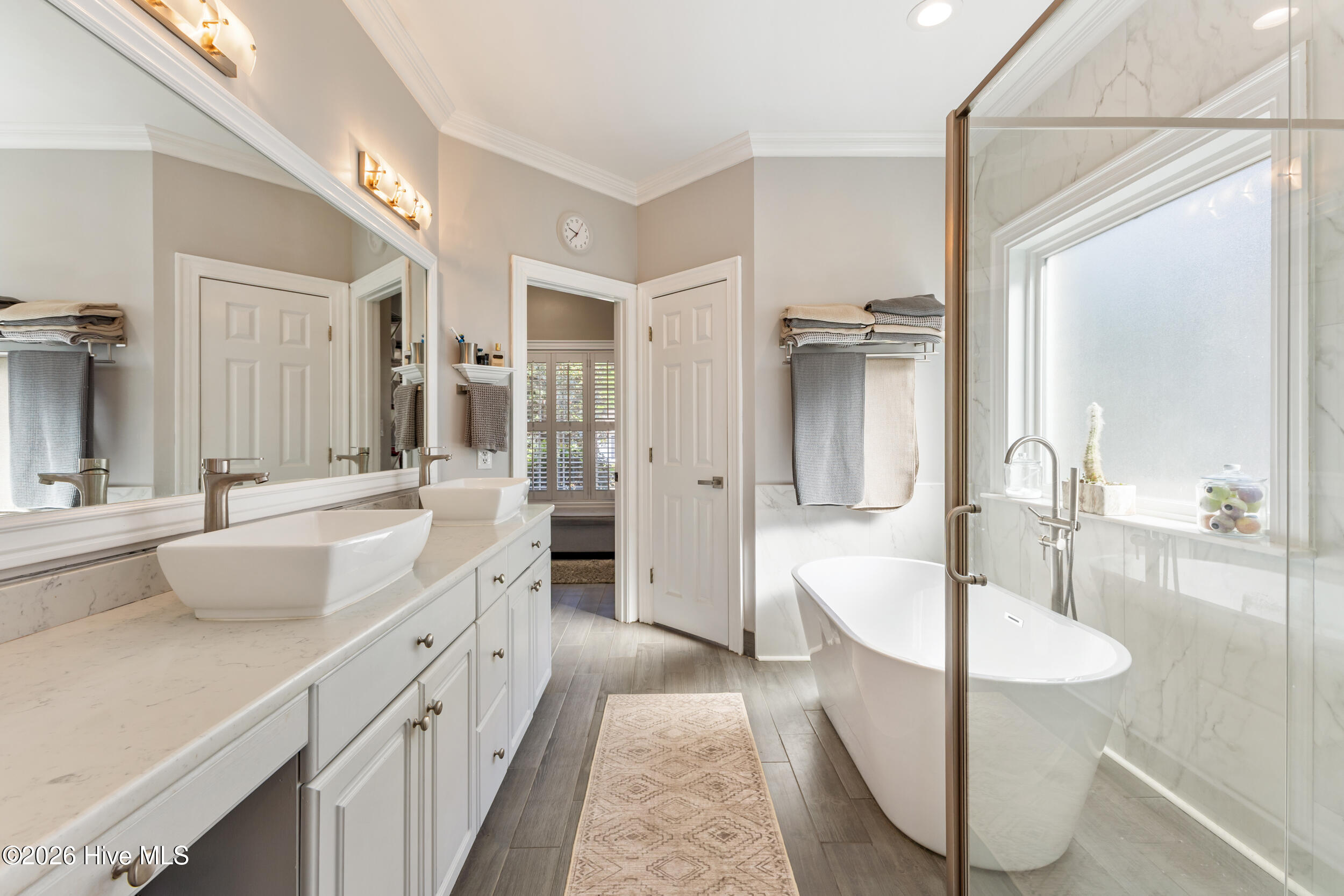 100569489 | Photo 26