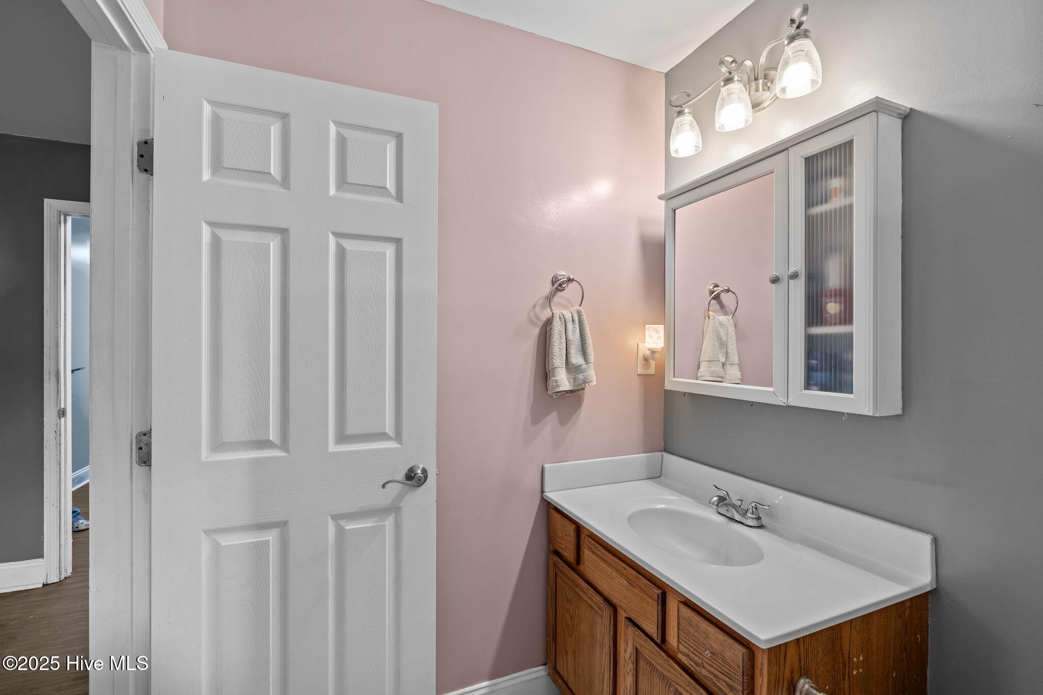 100545646 | Photo 16