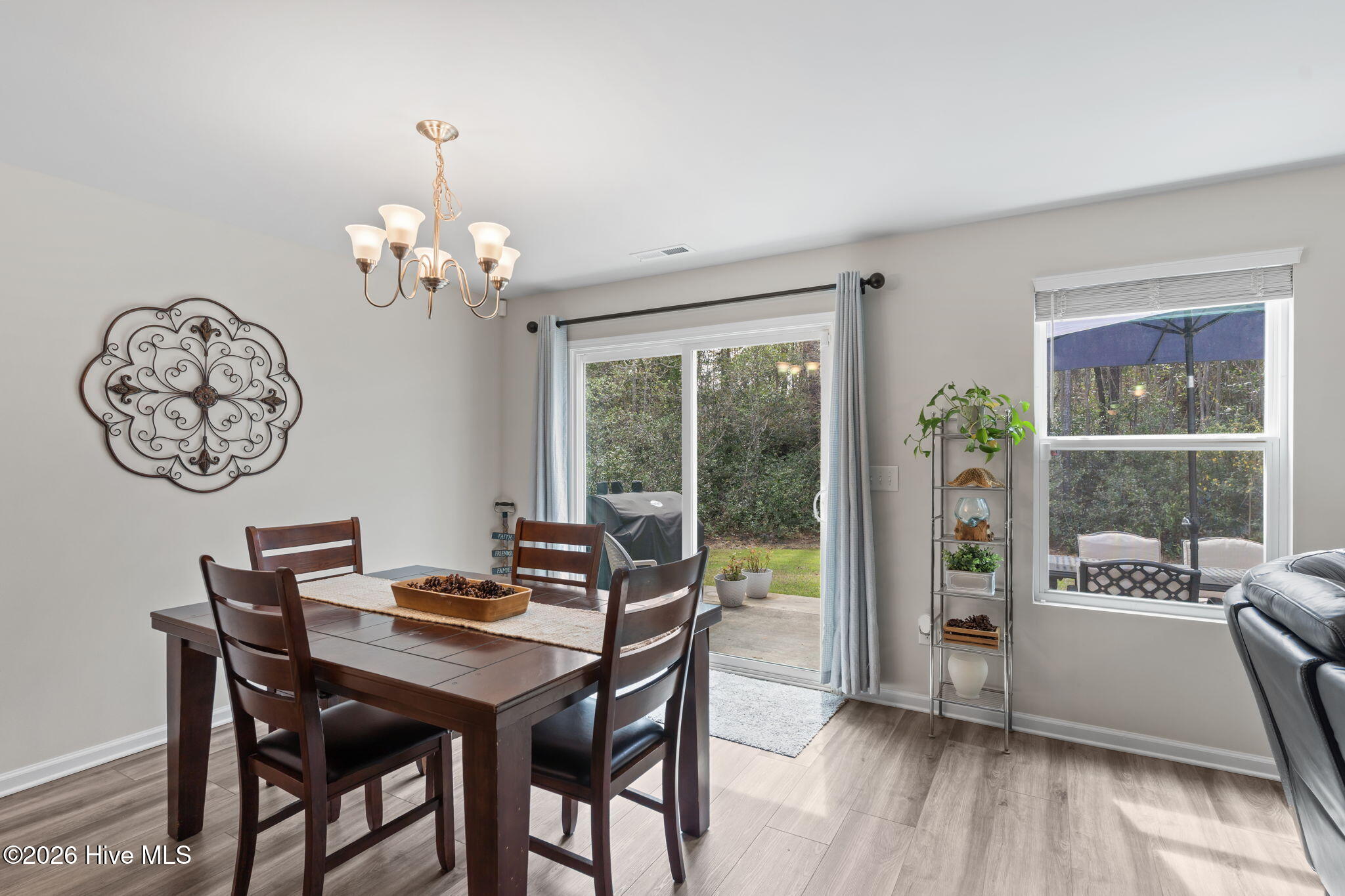 100561212 | Photo 17