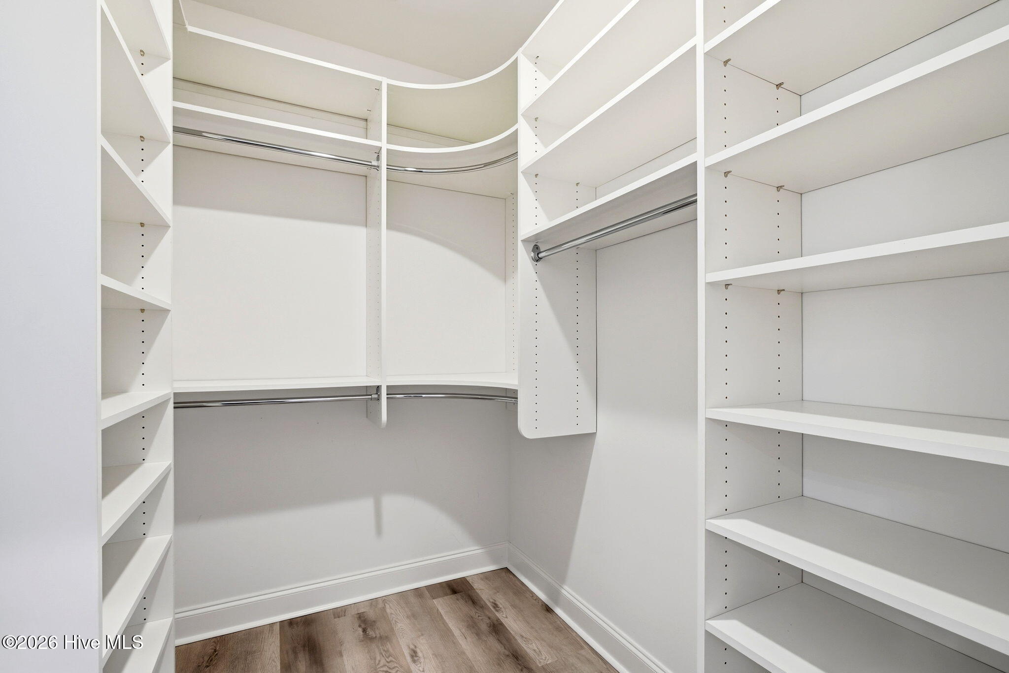 100555093 | Photo 26