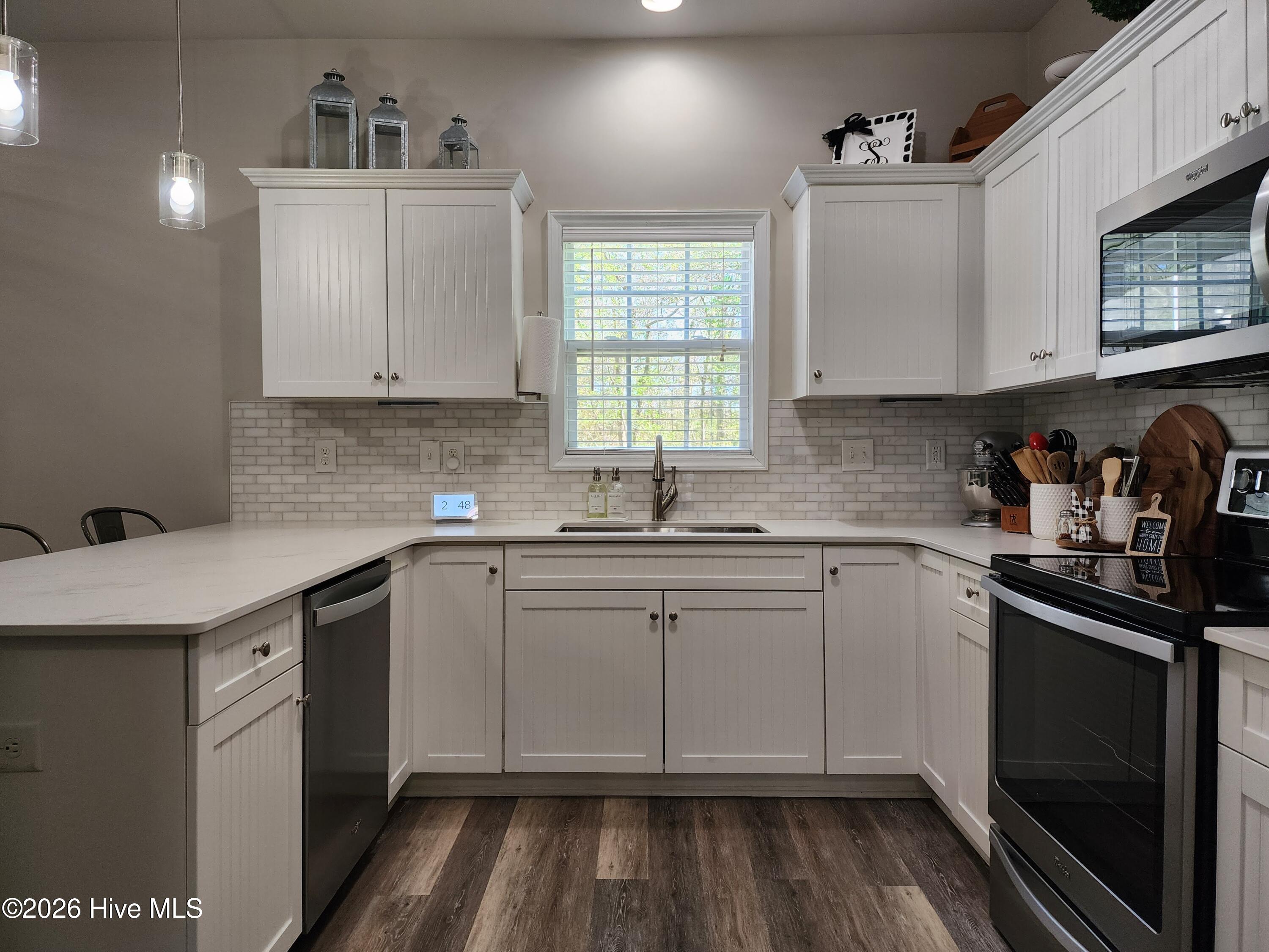 100570364 | Photo 15