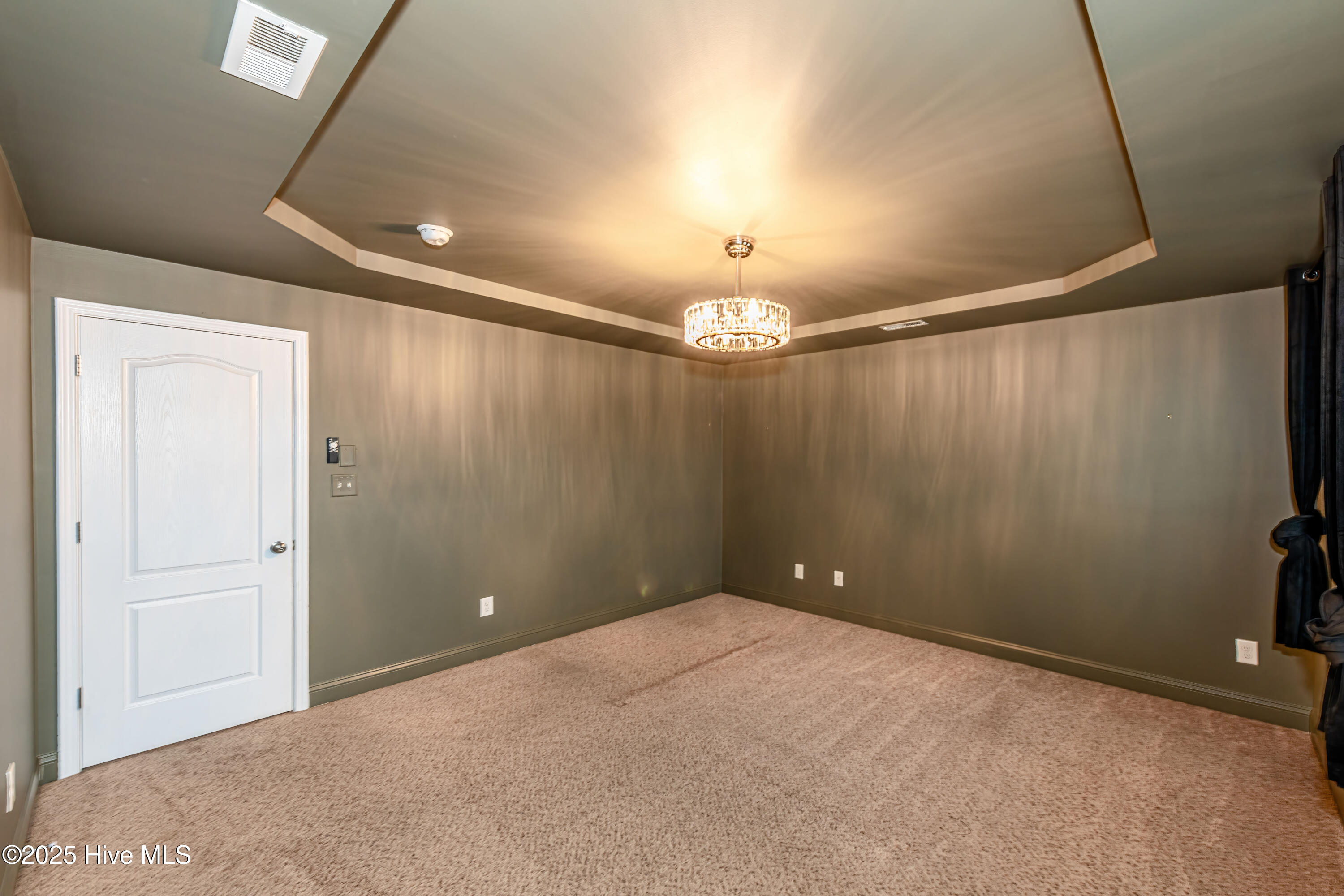 100546682 | Photo 45