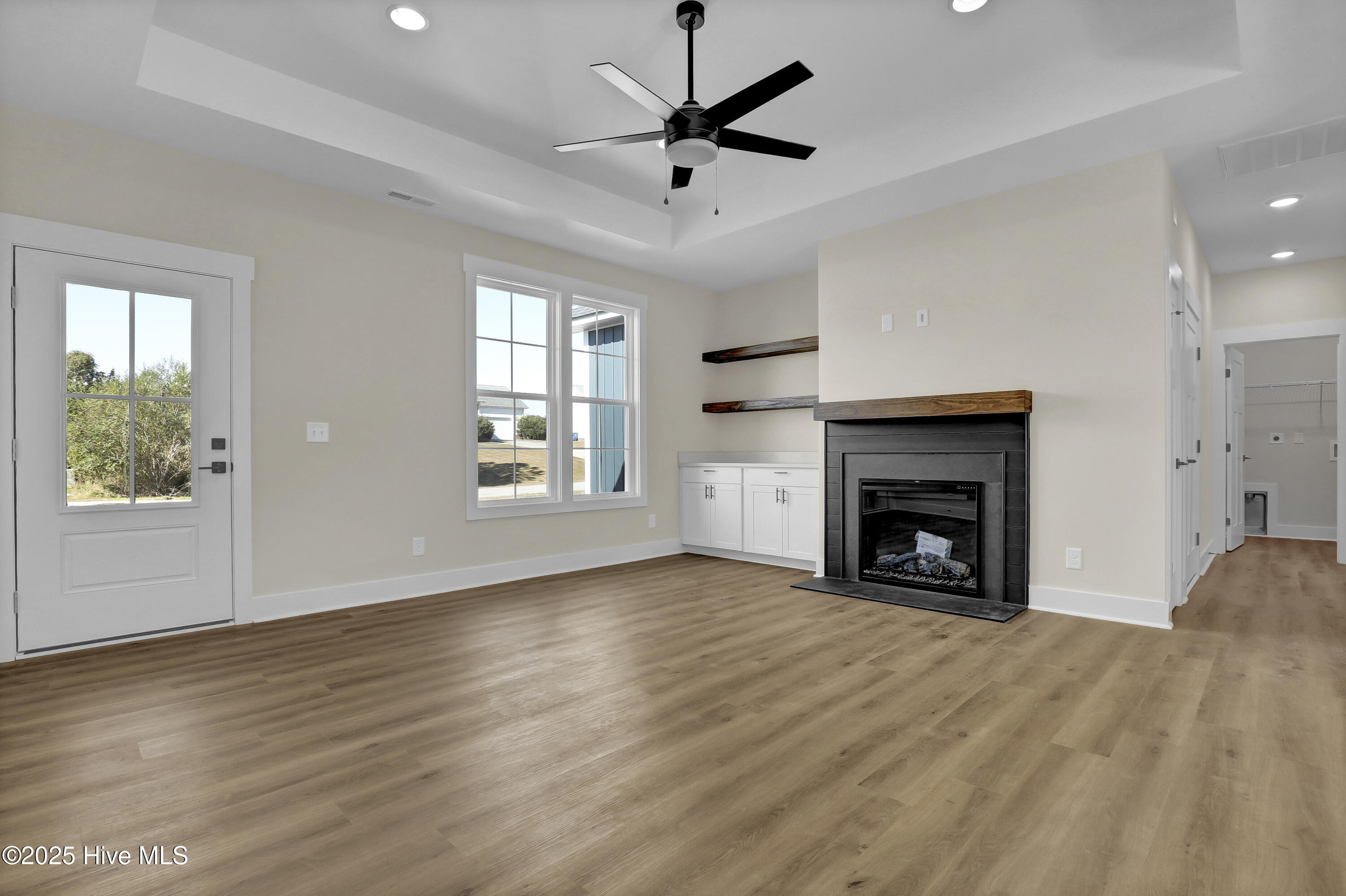 100542406 | Photo 10