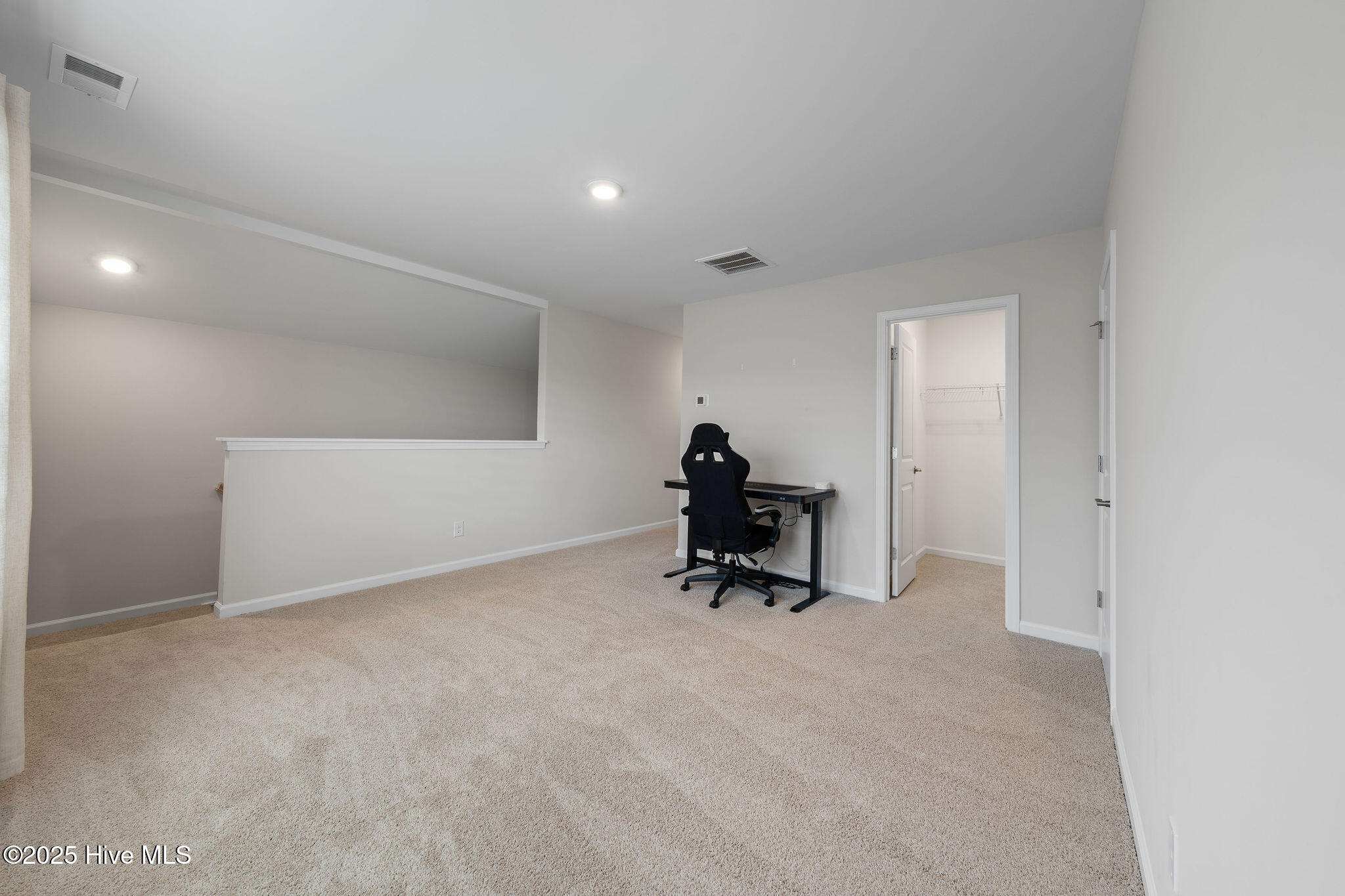 100542569 | Photo 38