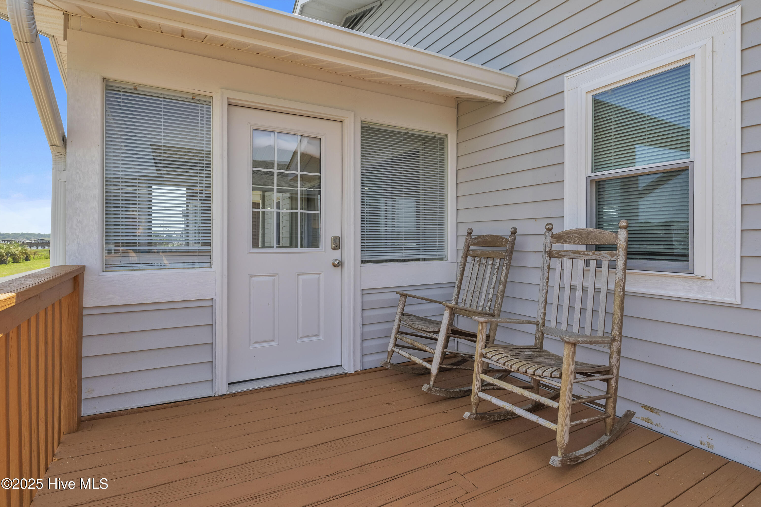 100545312 | Photo 40