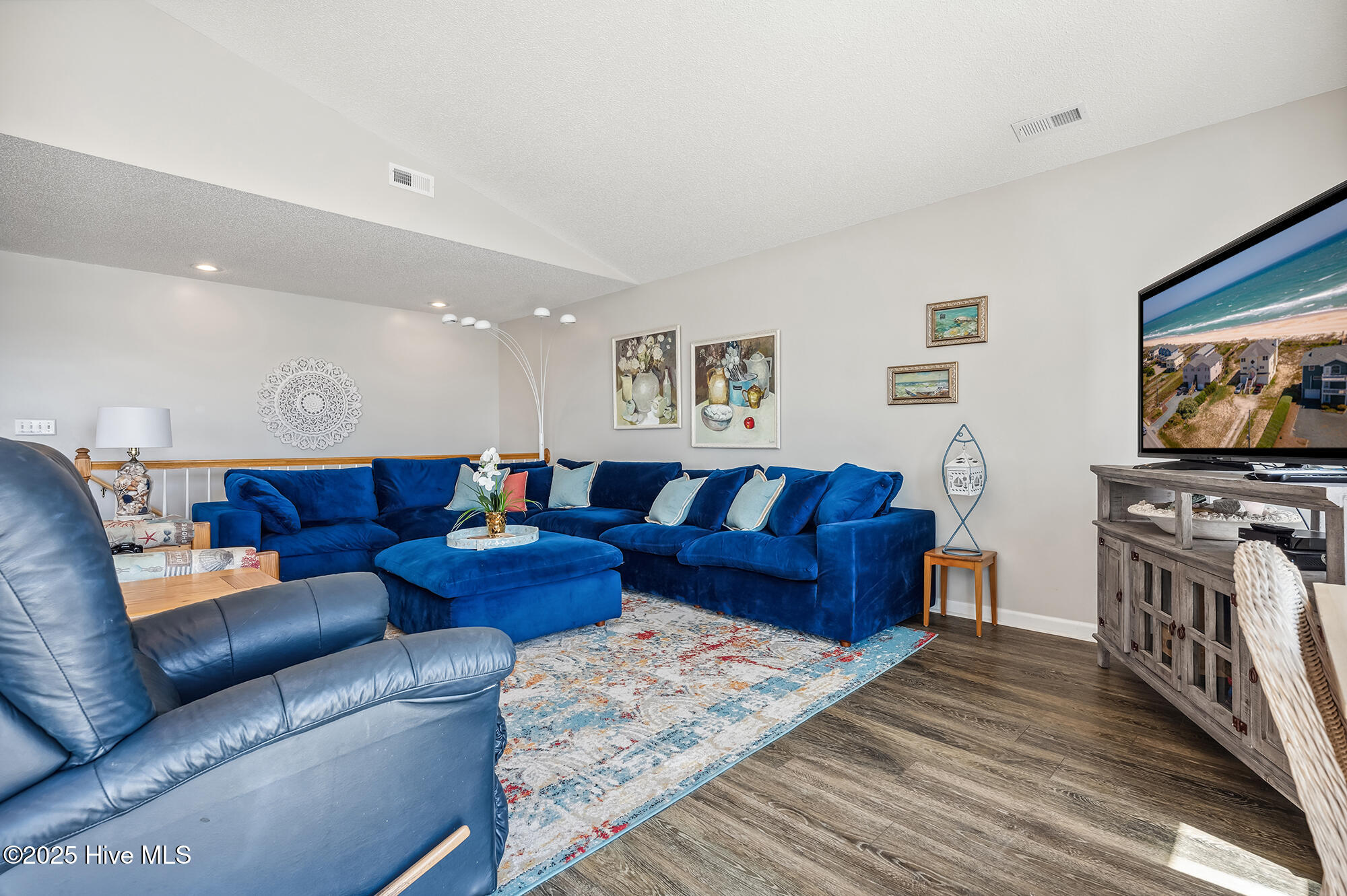 100538972 | Photo 10