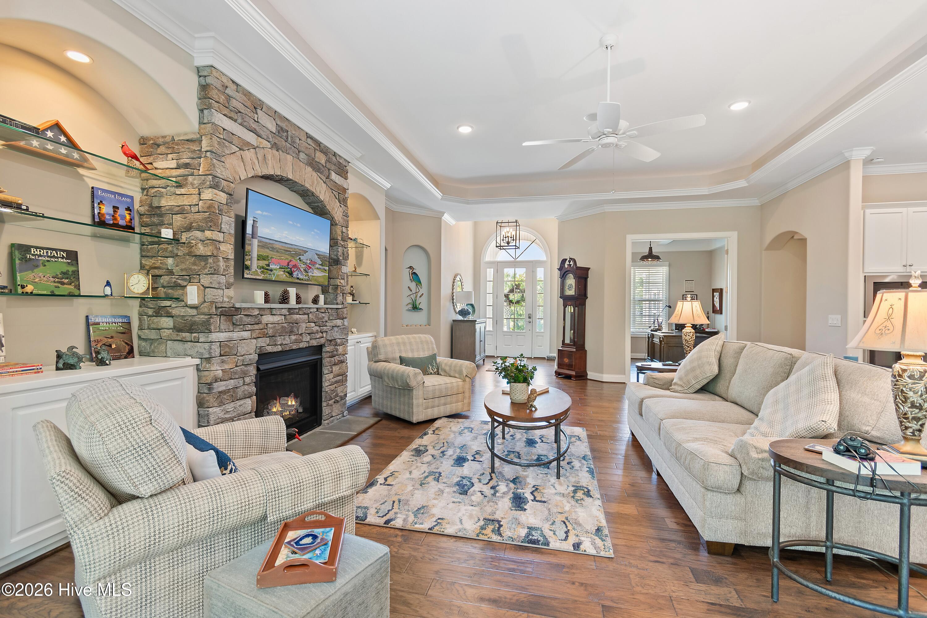 100568990 | Photo 16