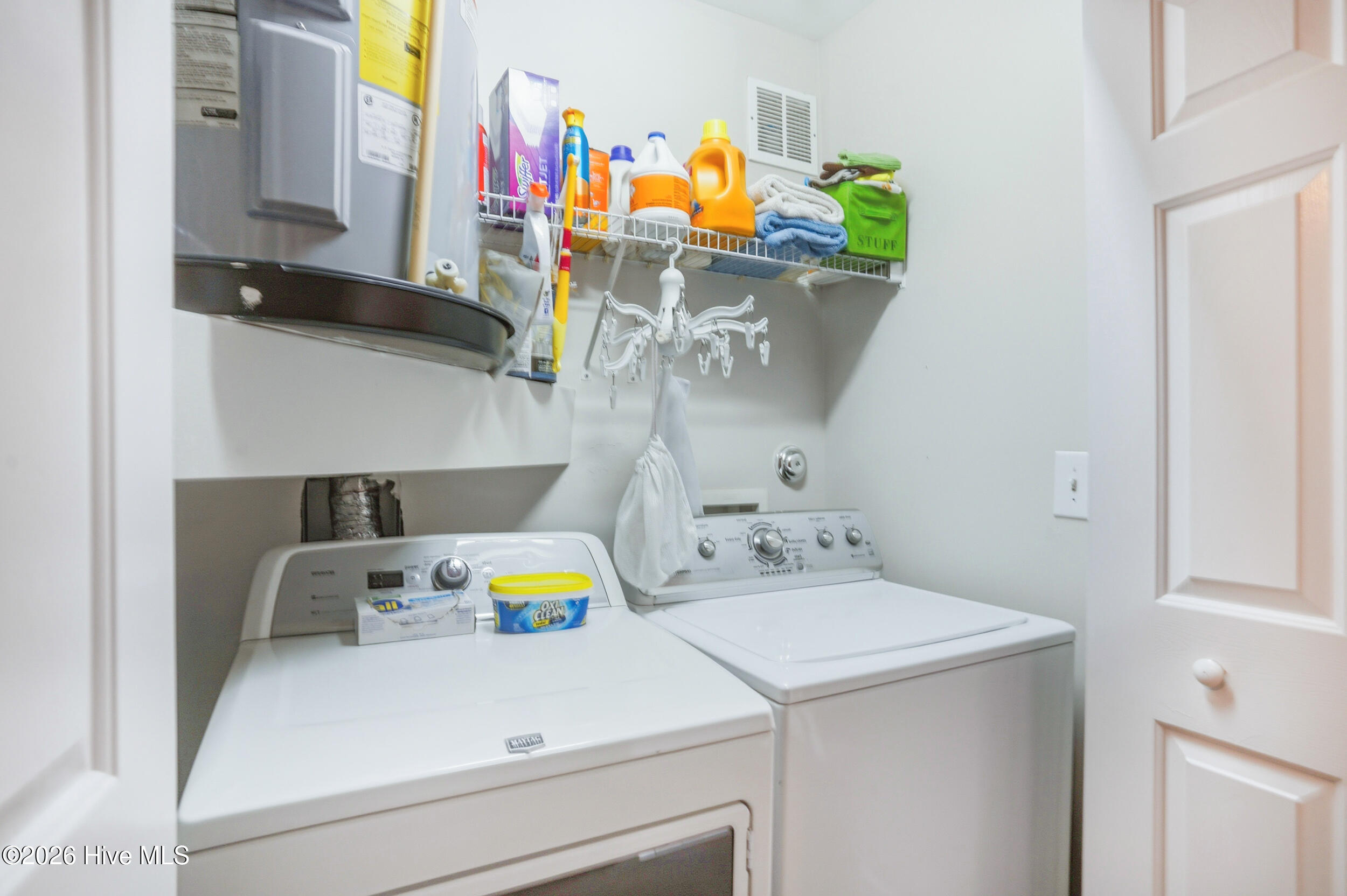 100565868 | Photo 23