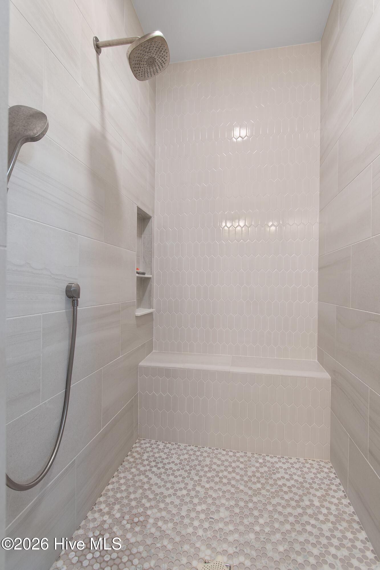 100567576 | Photo 23