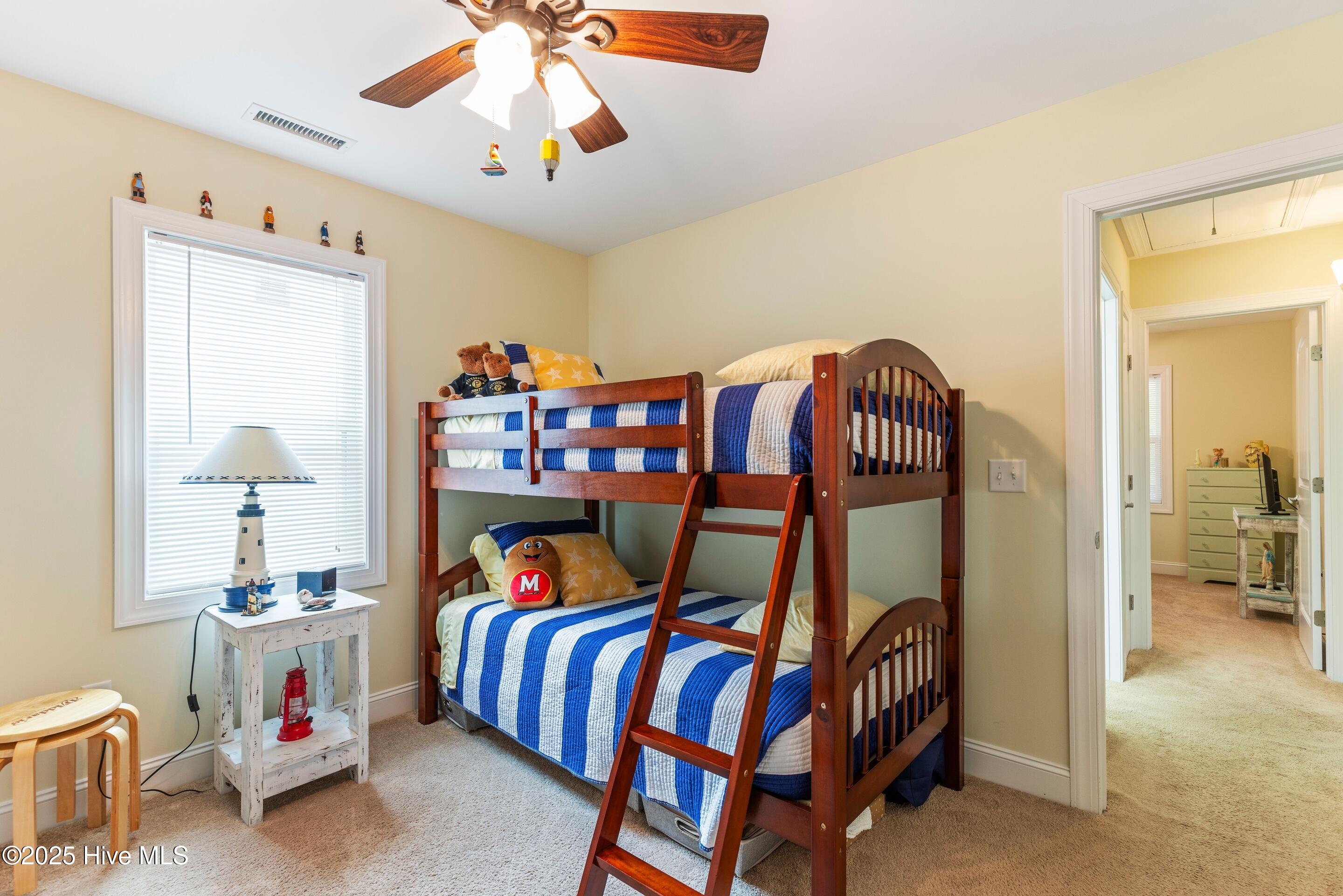 100553447 | Photo 33