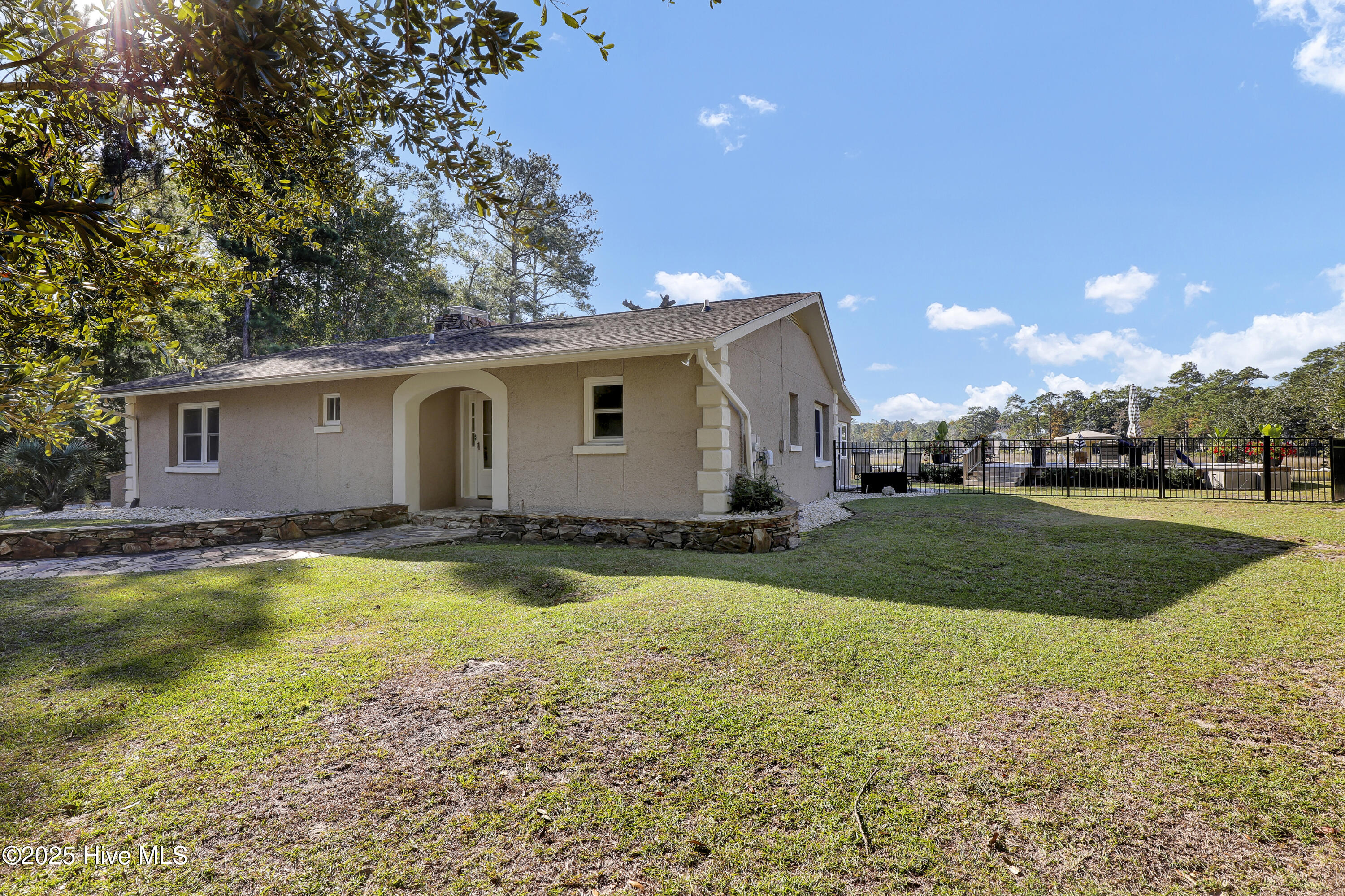 100537816 | Photo 45