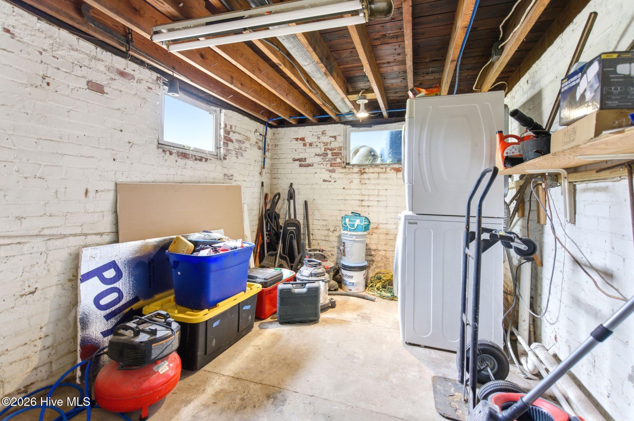 100565757 | Photo 62