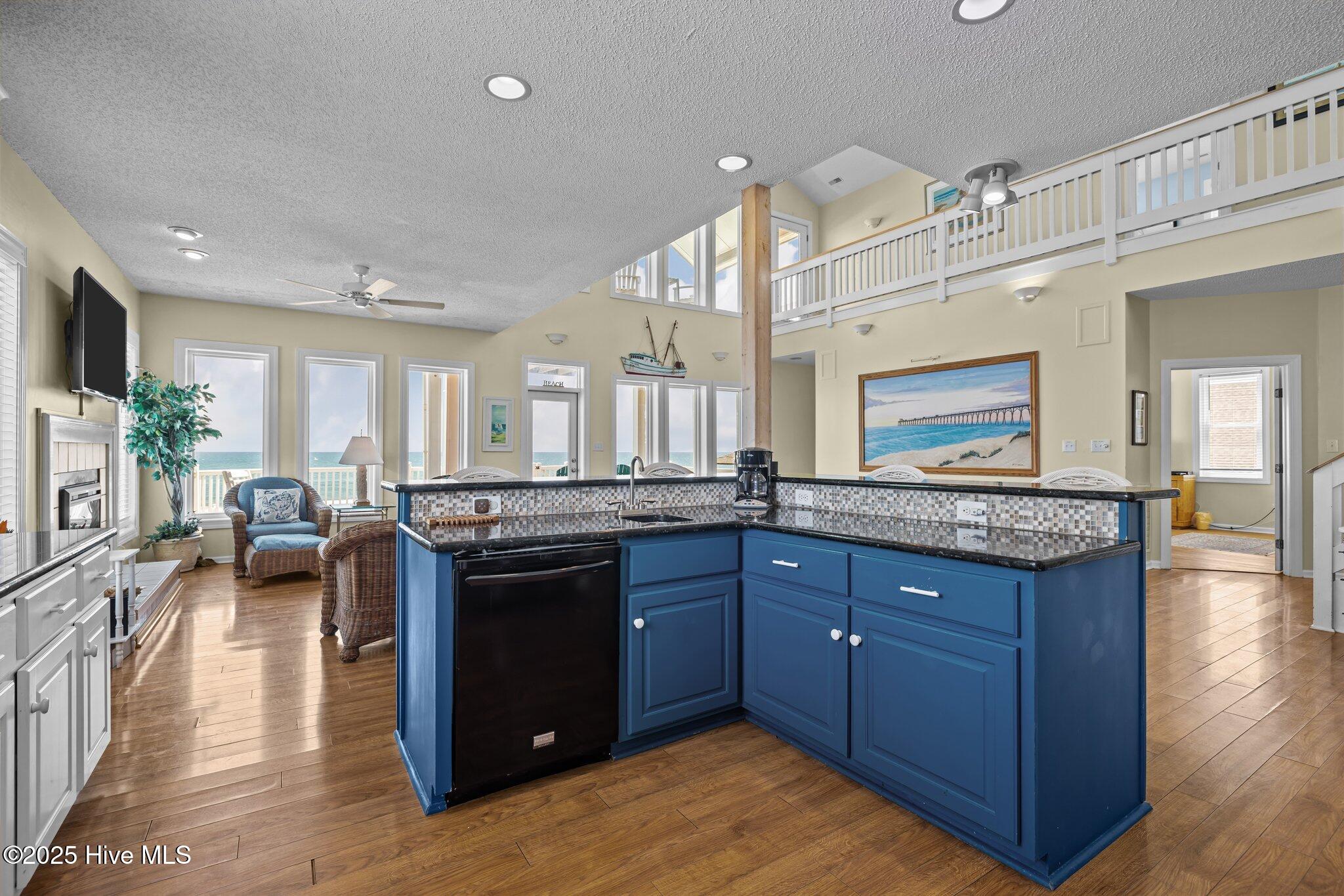 100515431 | Photo 26