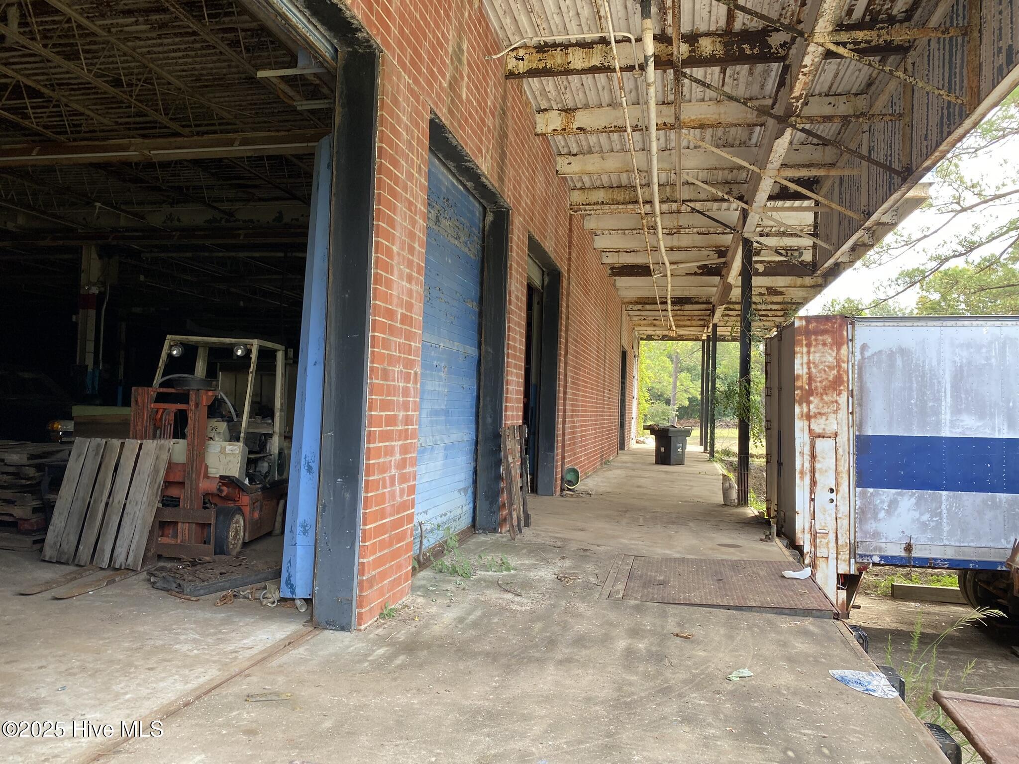 100562549 | Photo 17