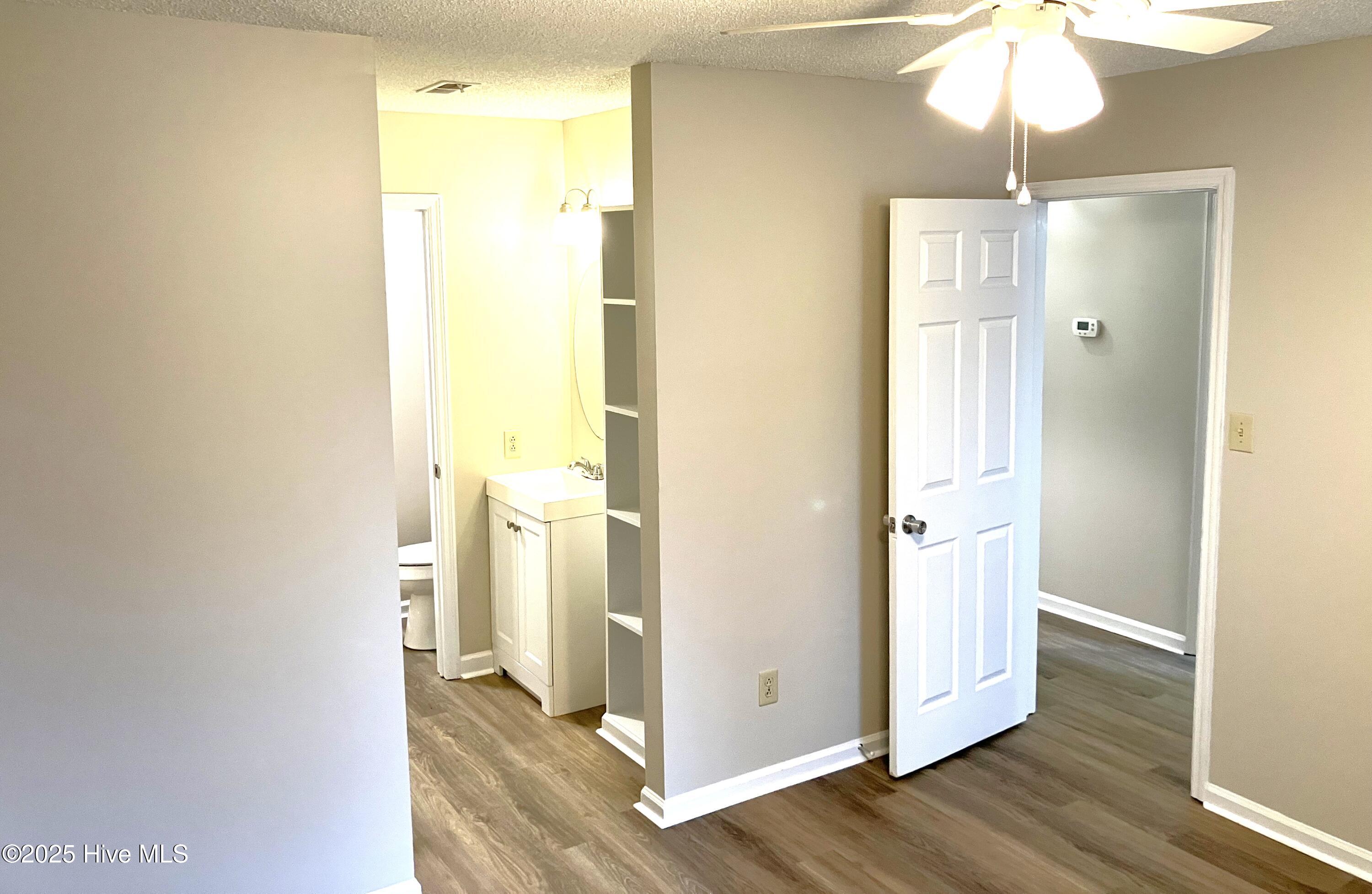 100545920 | Photo 19