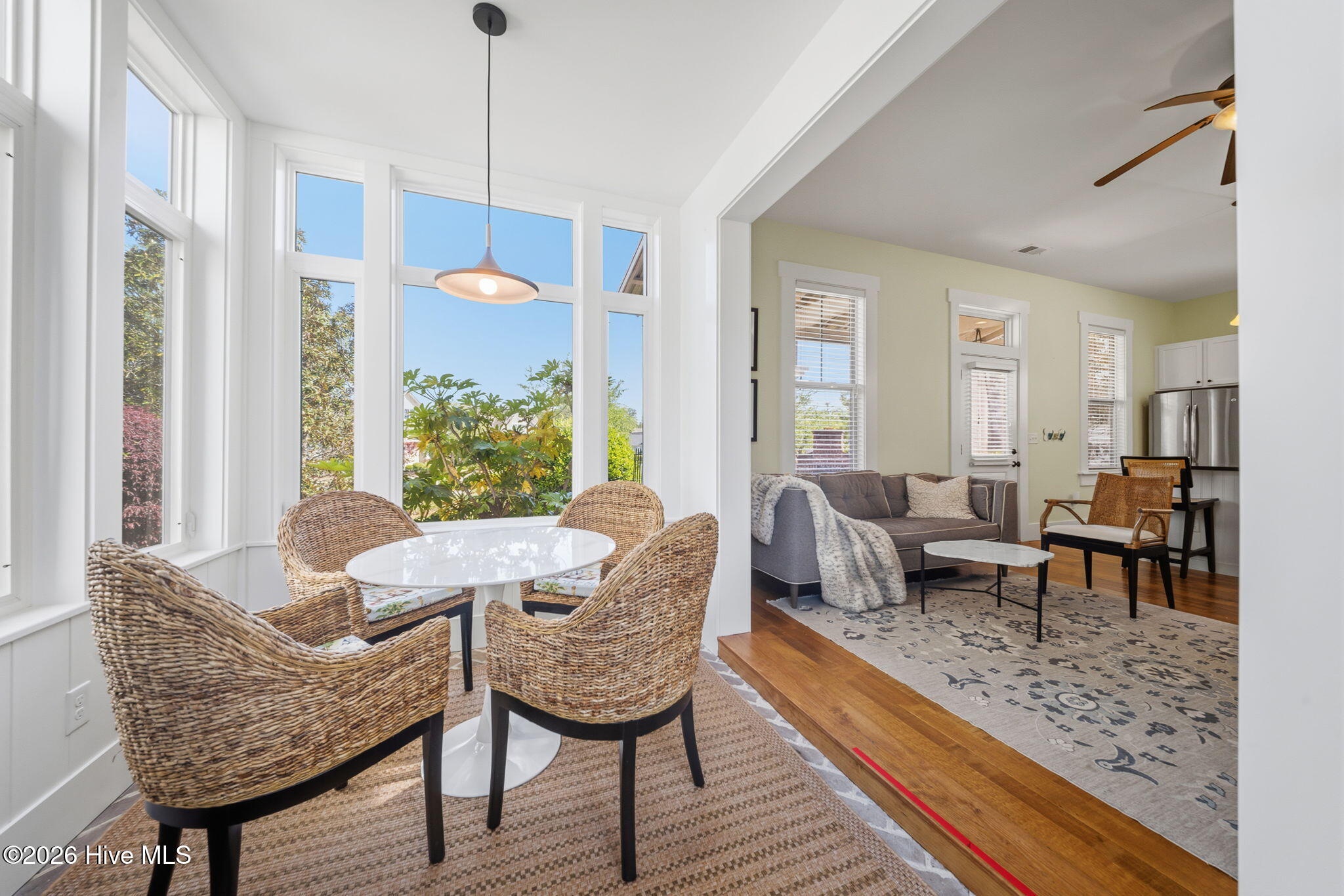 100568047 | Photo 14