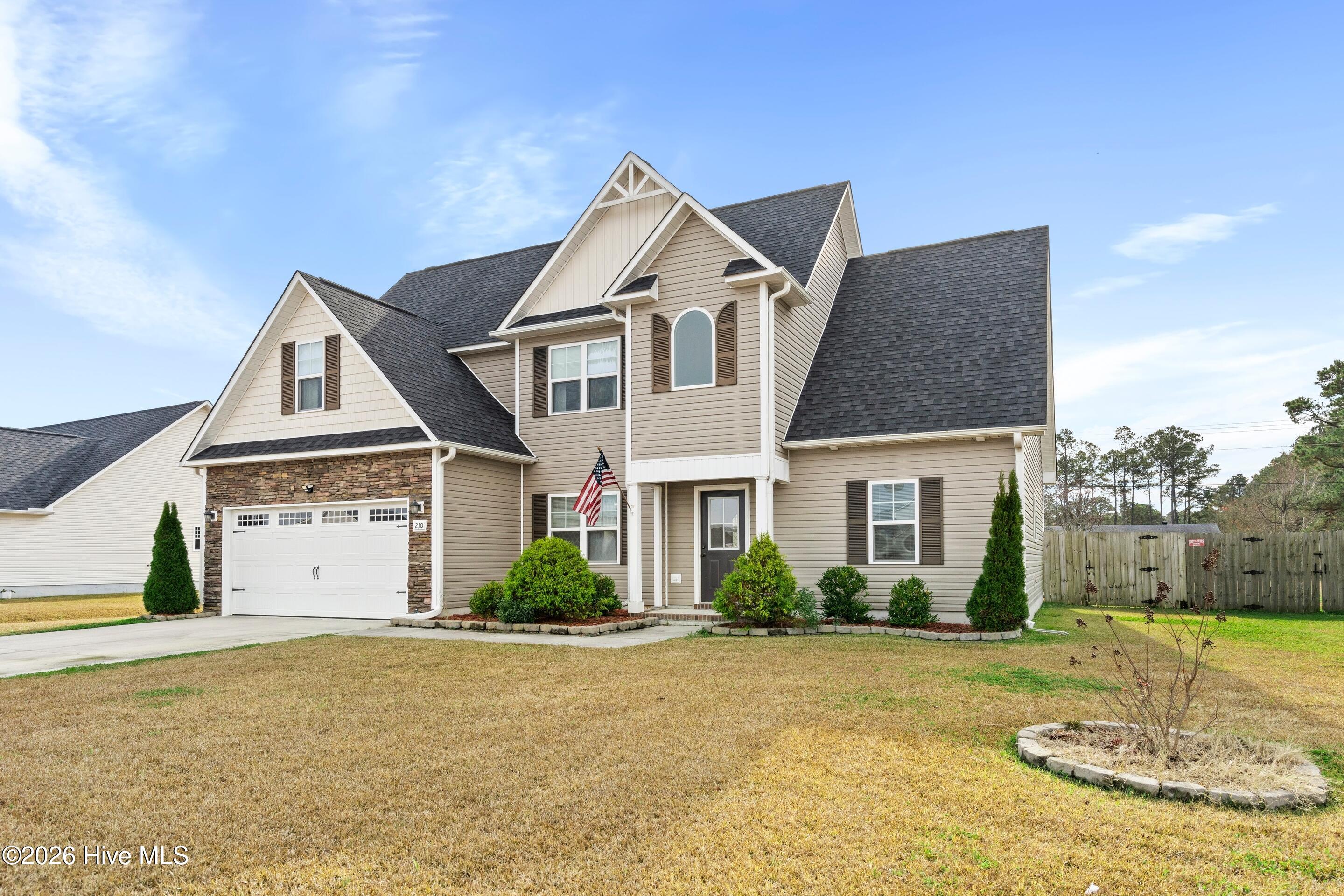 100548782 | Photo 44