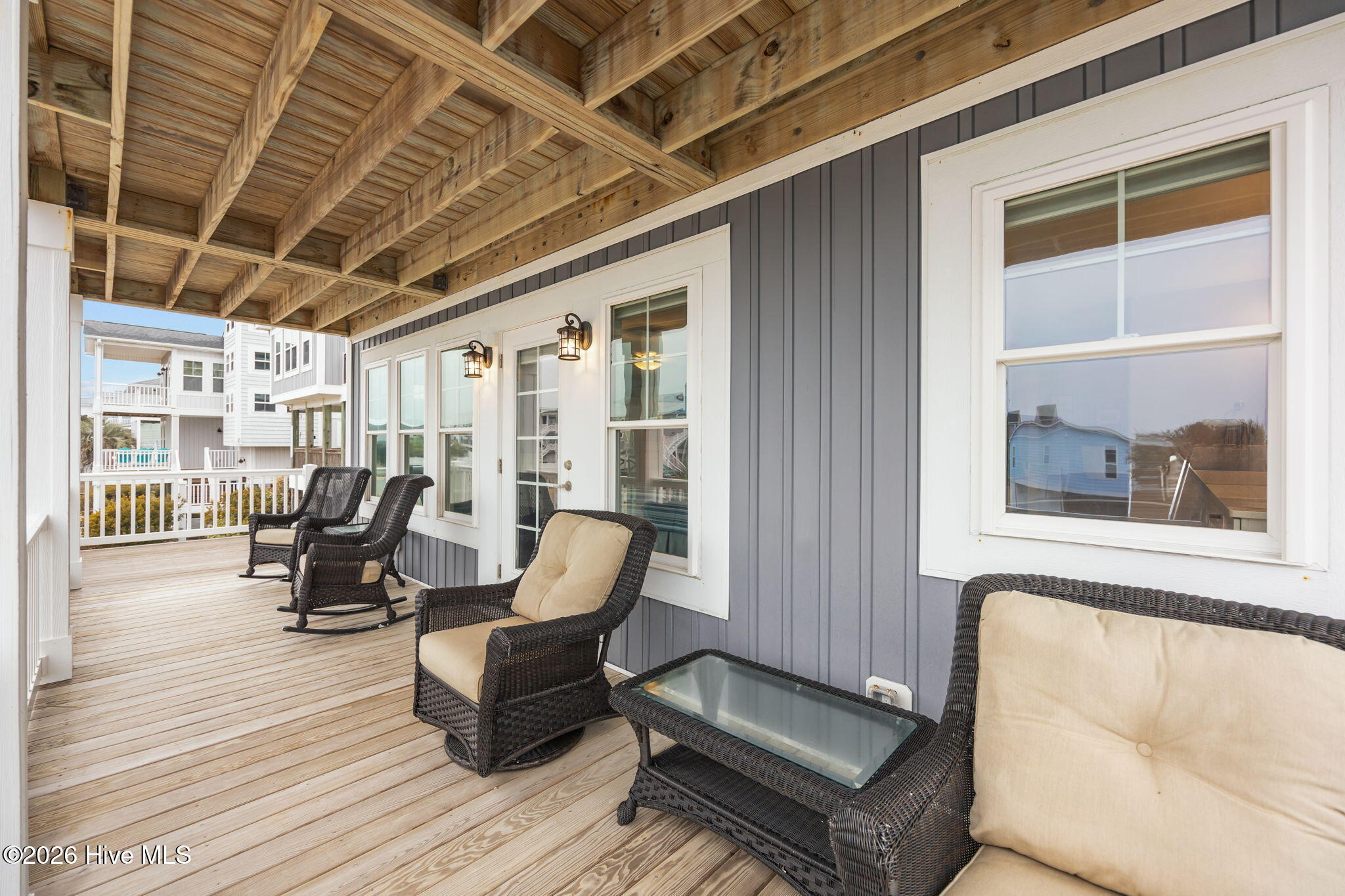 100553303 | Photo 44