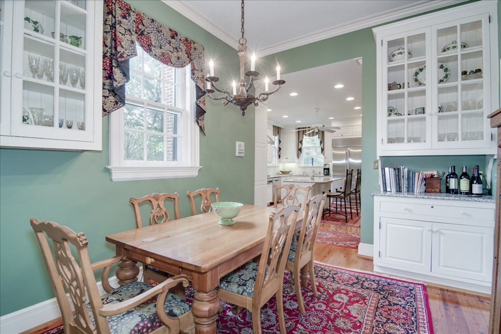 Breakfast room off the kitchen