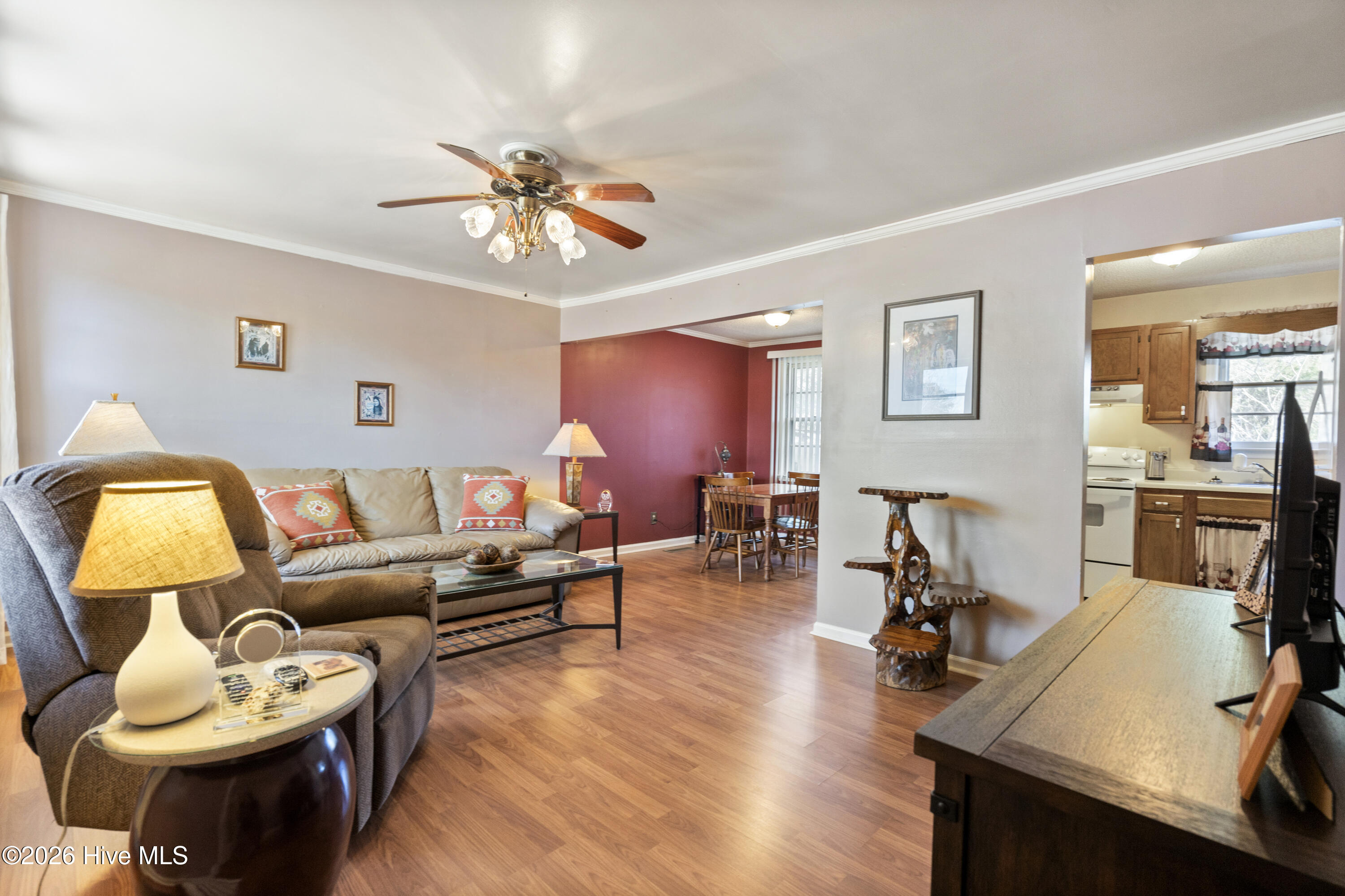 100549971 | Photo 11