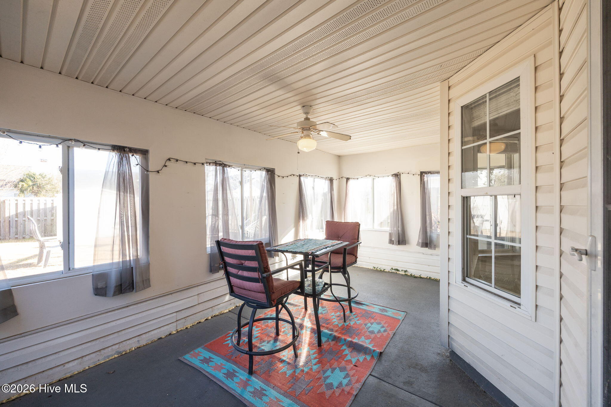 100551976 | Photo 30