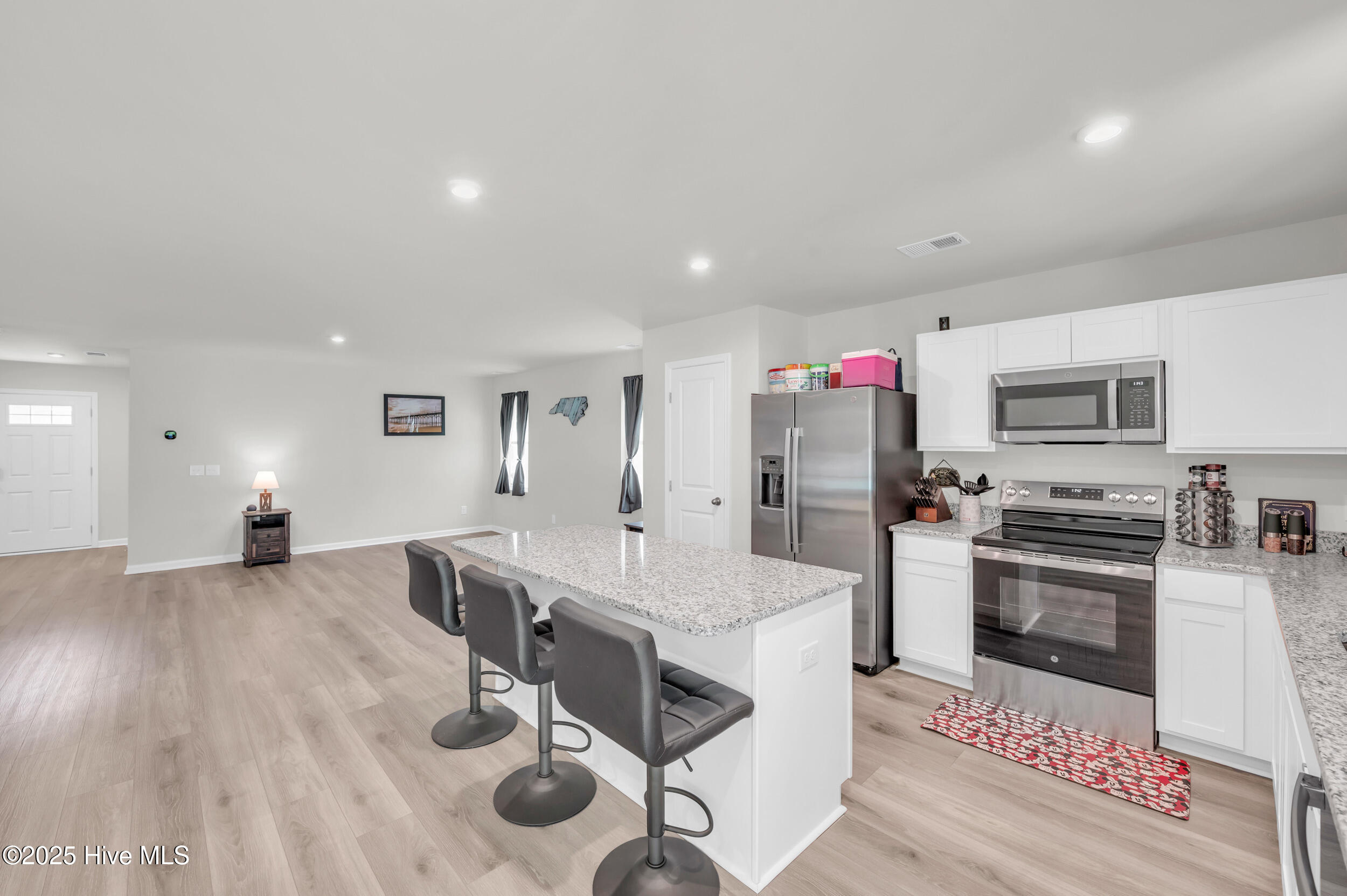 100570488 | Photo 11