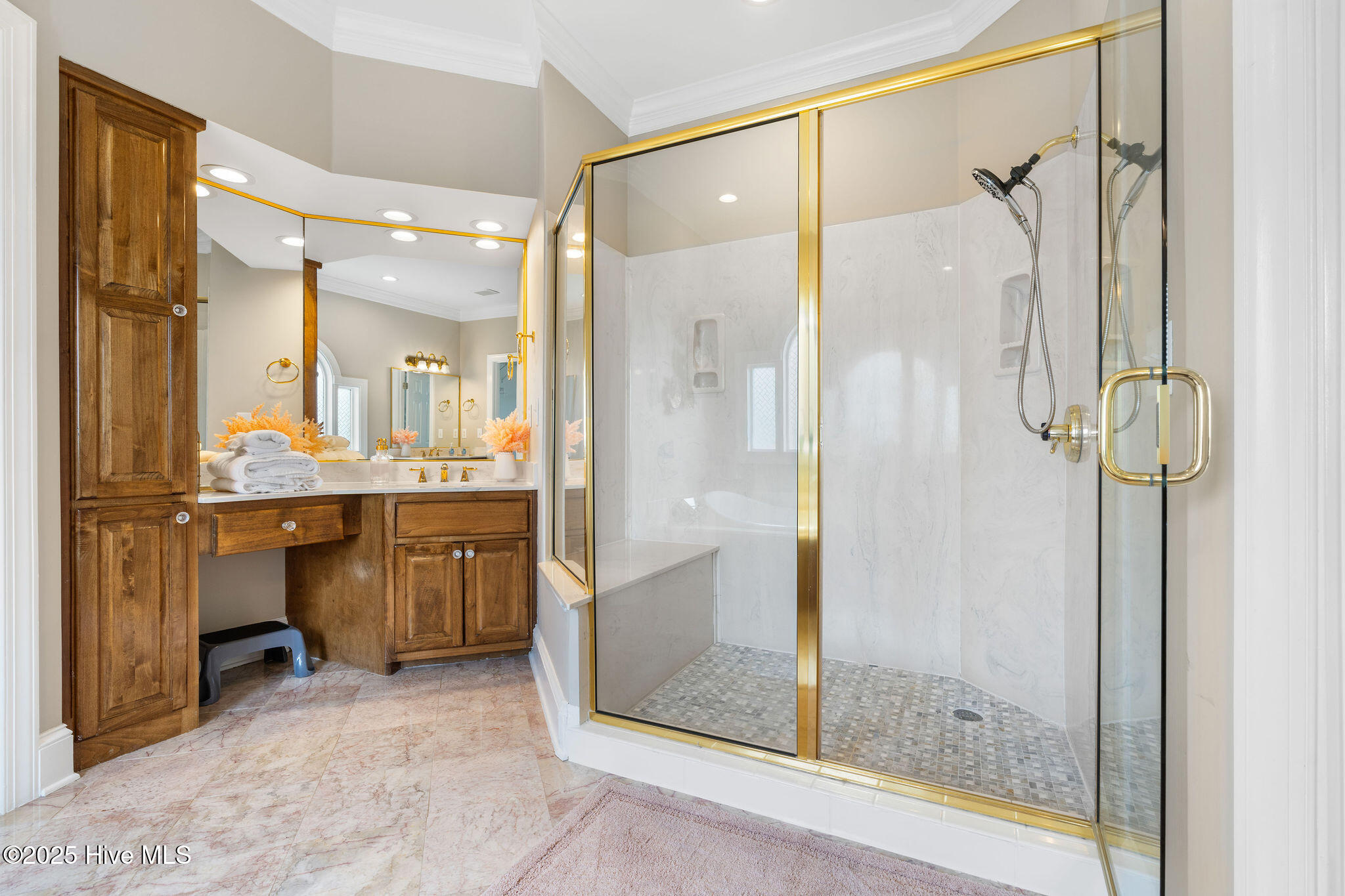 100556700 | Photo 21