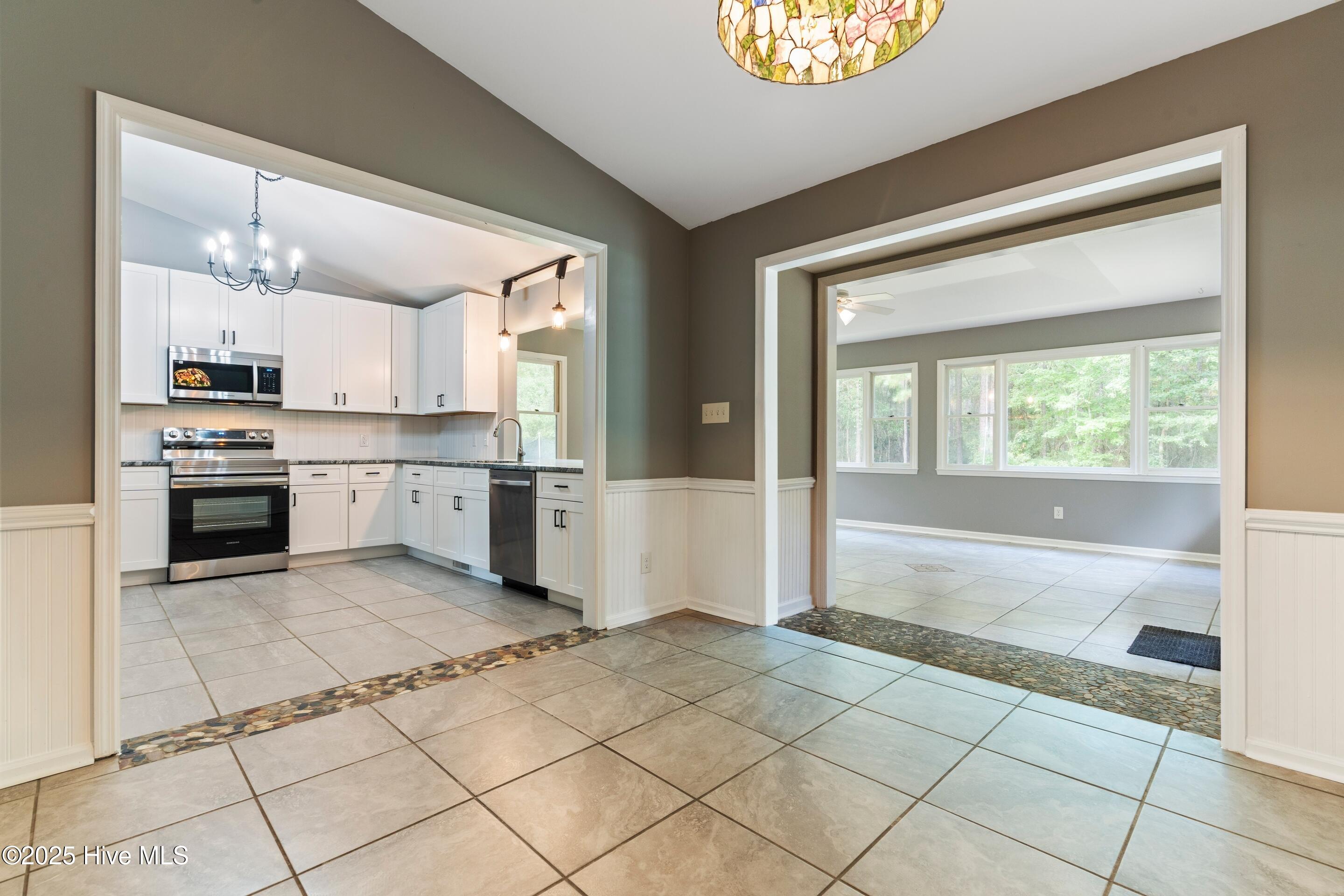 100527267 | Photo 18