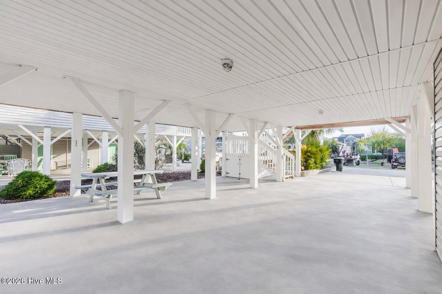 100563076 | Photo 31