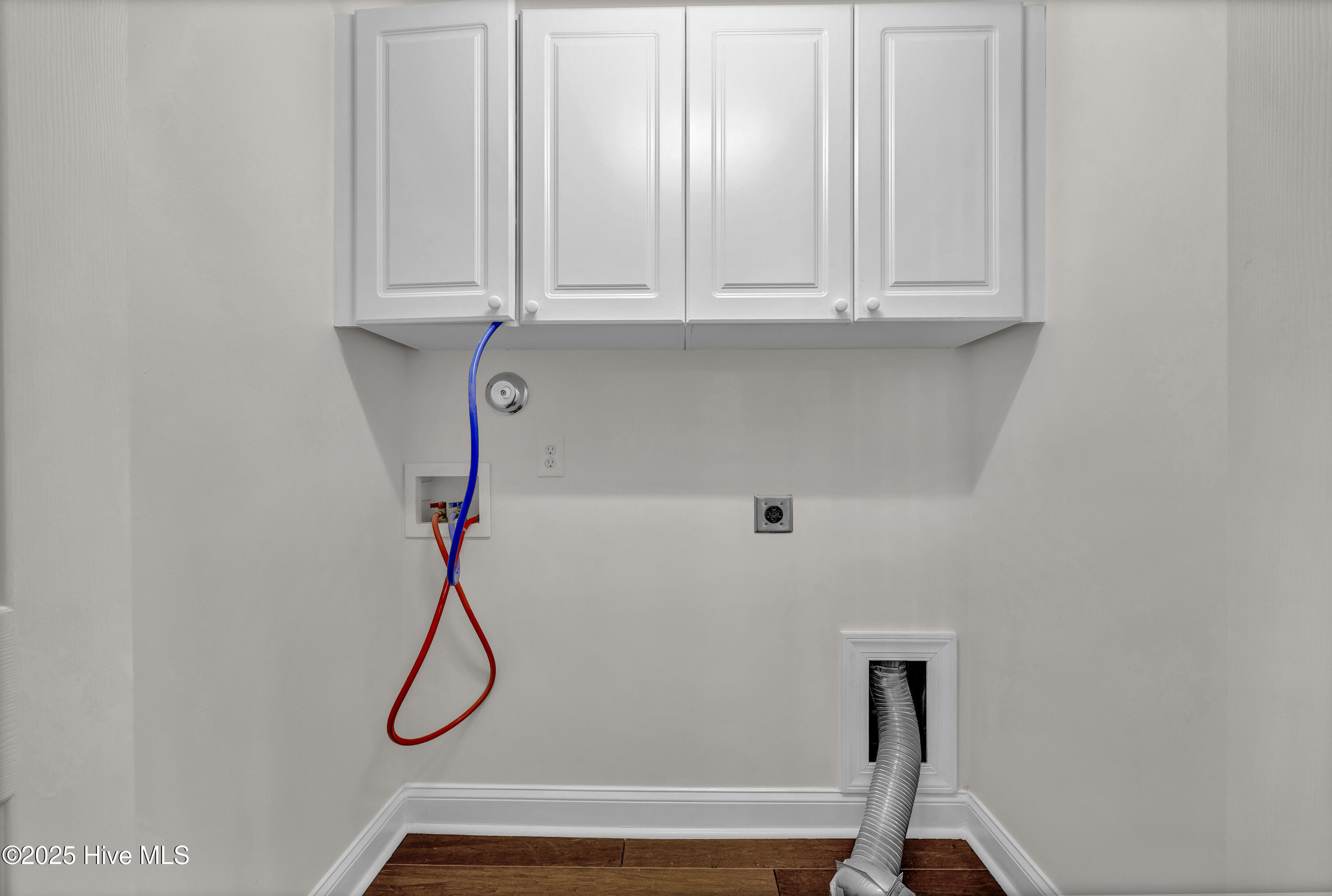 100542257 | Photo 23