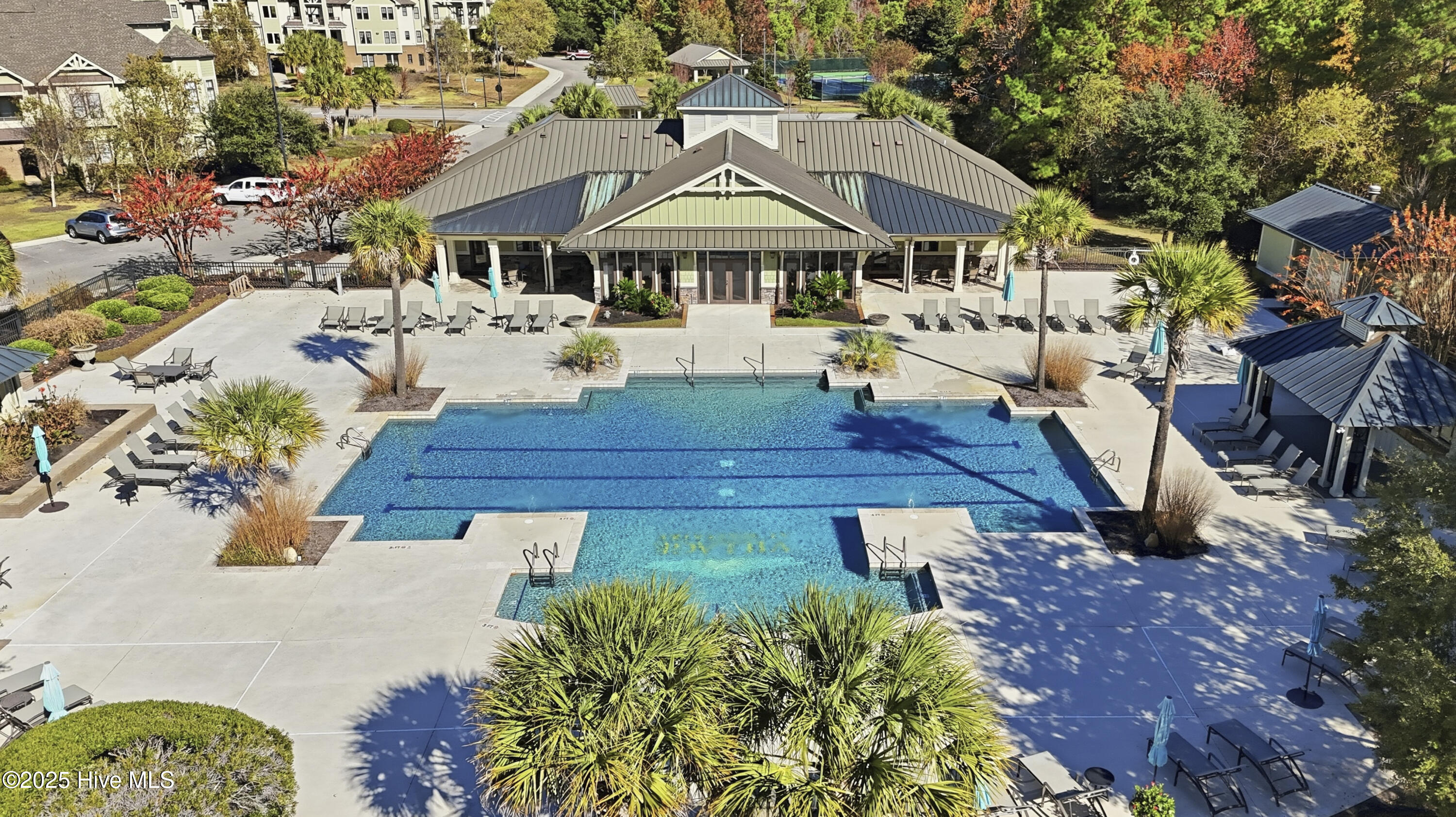 100541571 | Photo 28