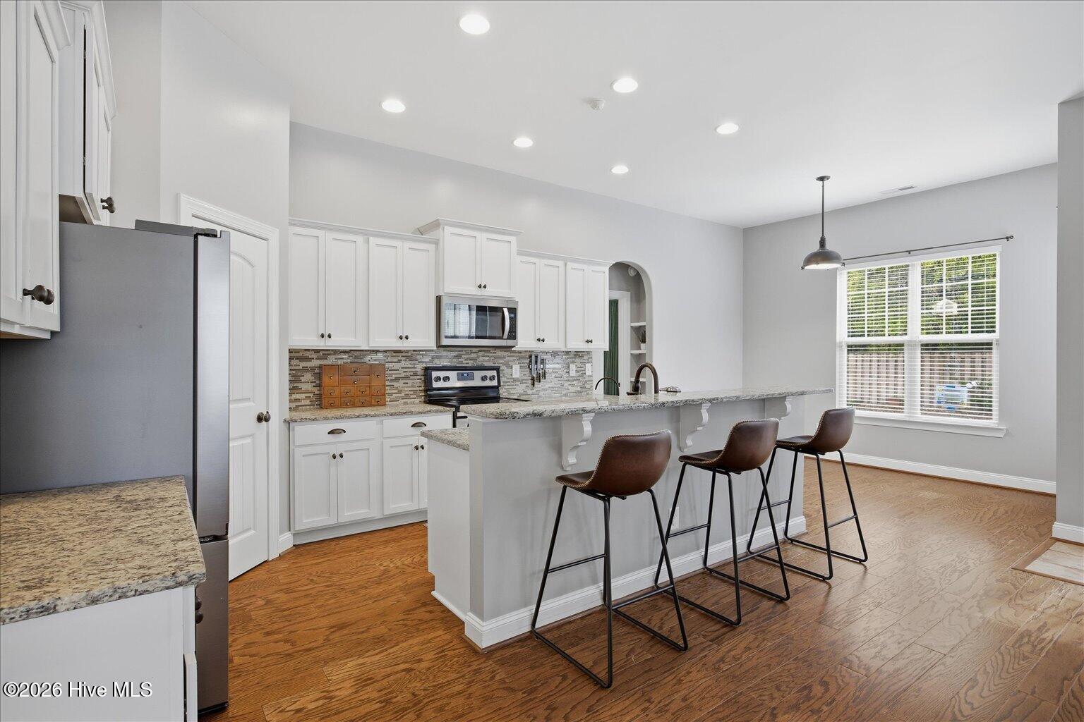 100565930 | Photo 15