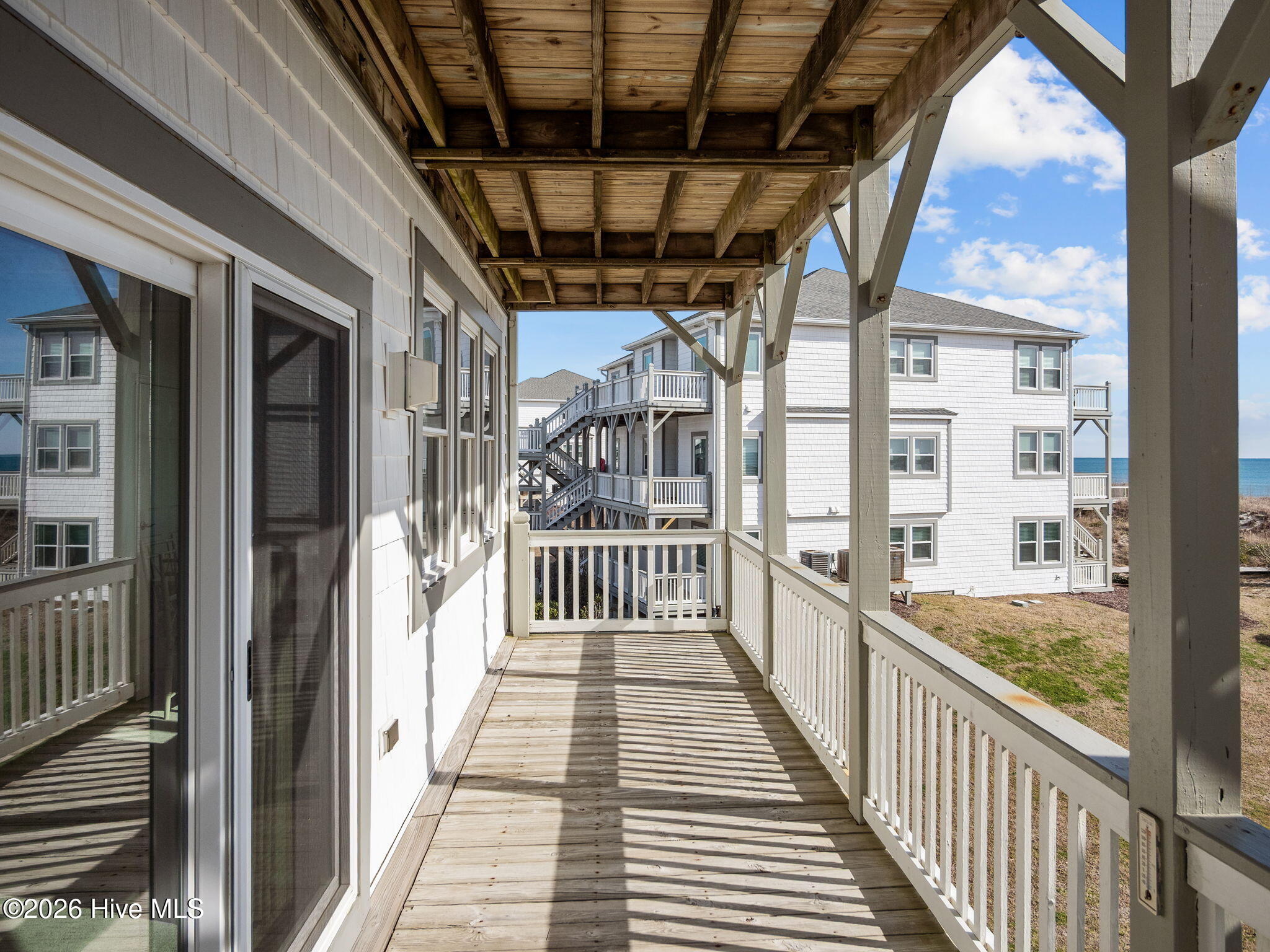 100552936 | Photo 32