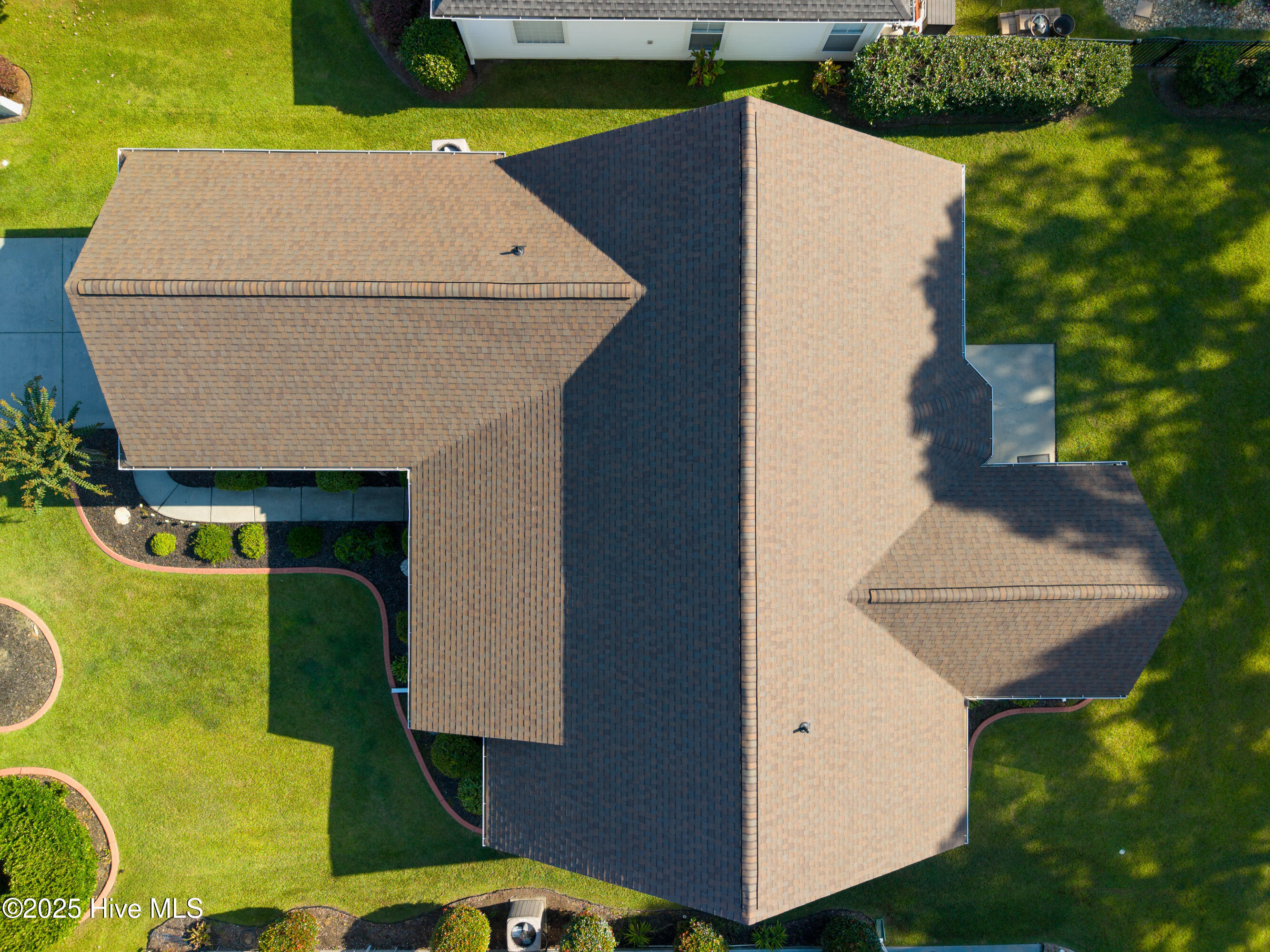 100519140 | Photo 27