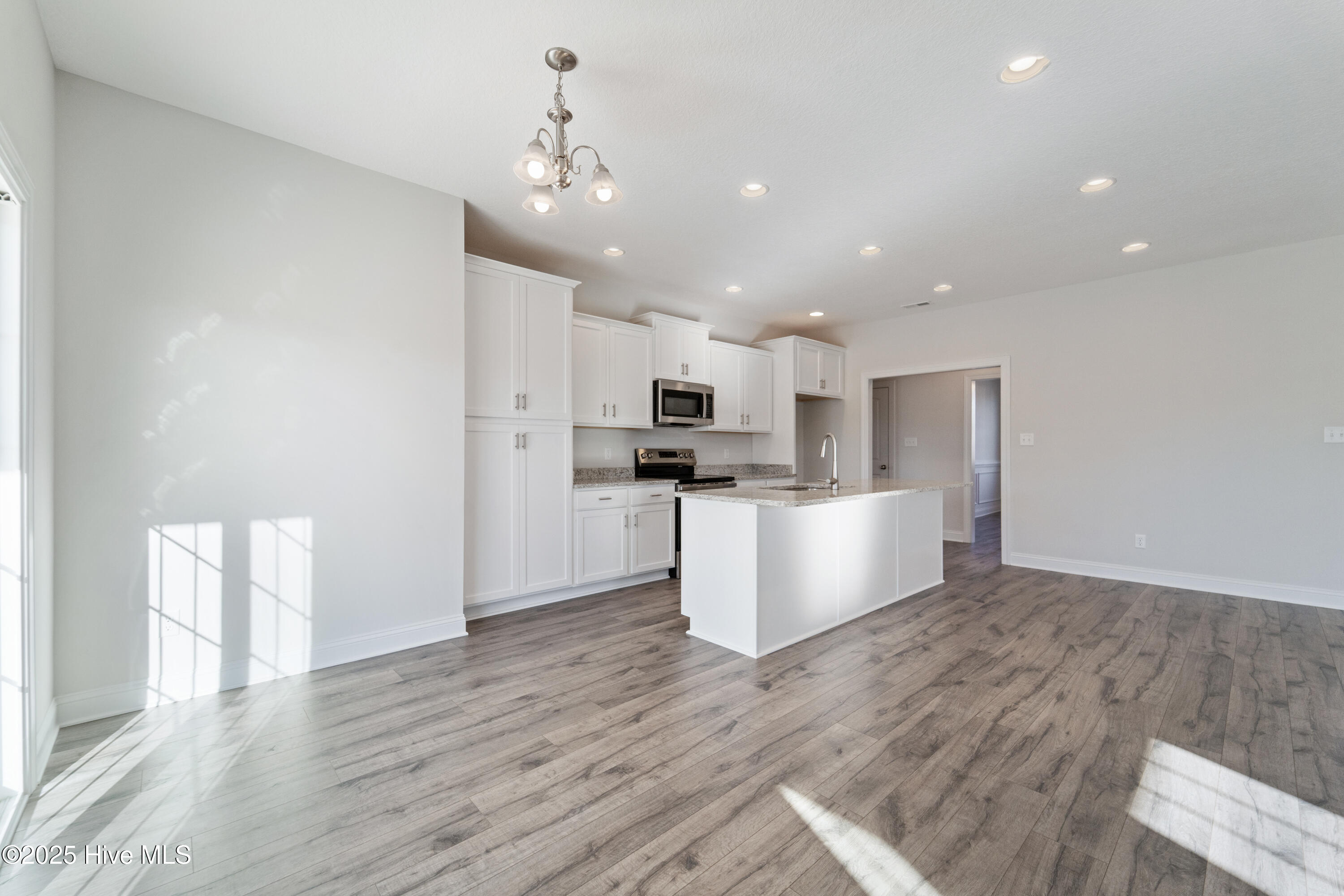 100512578 | Photo 14