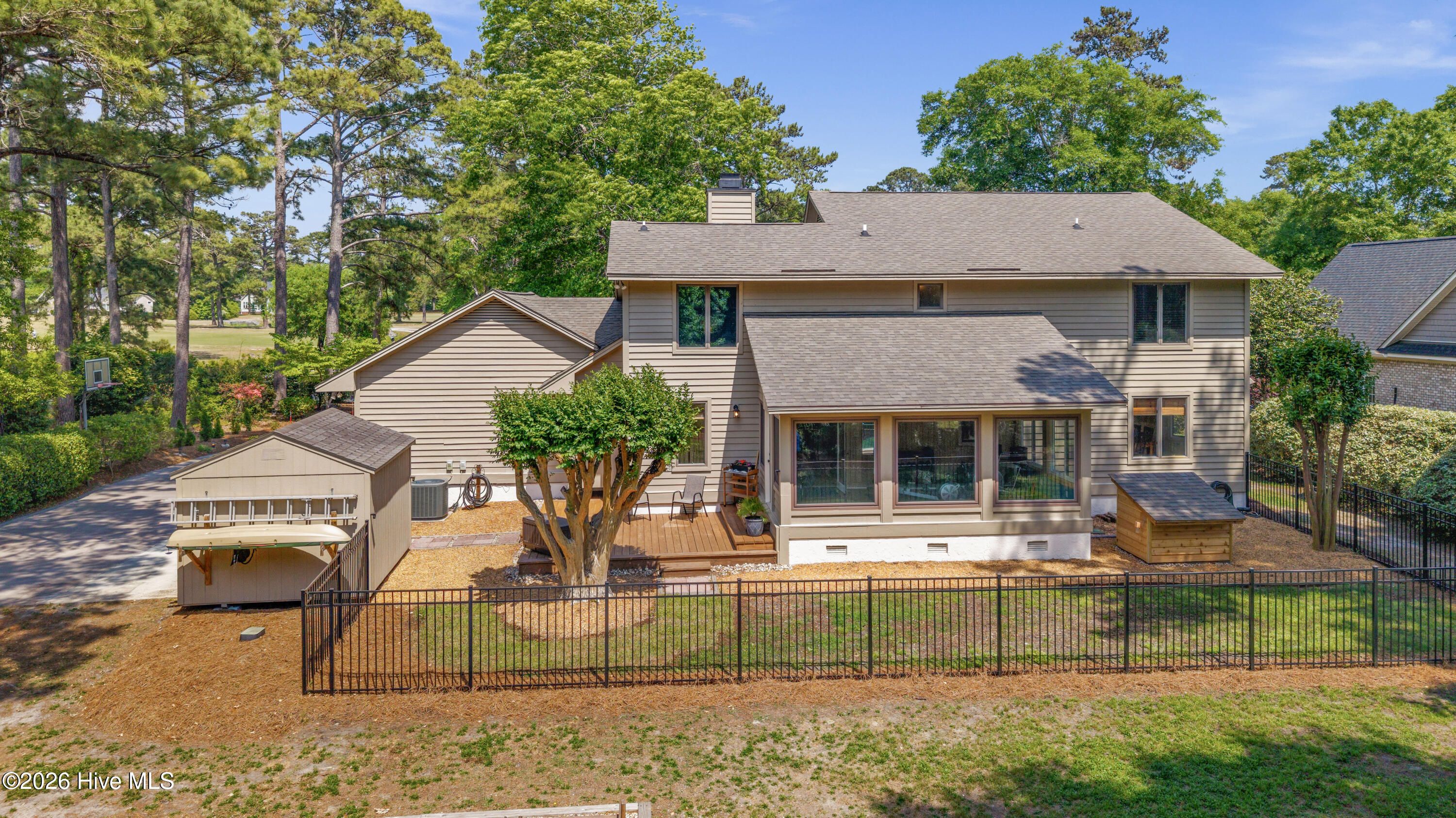 100569922 | Photo 75