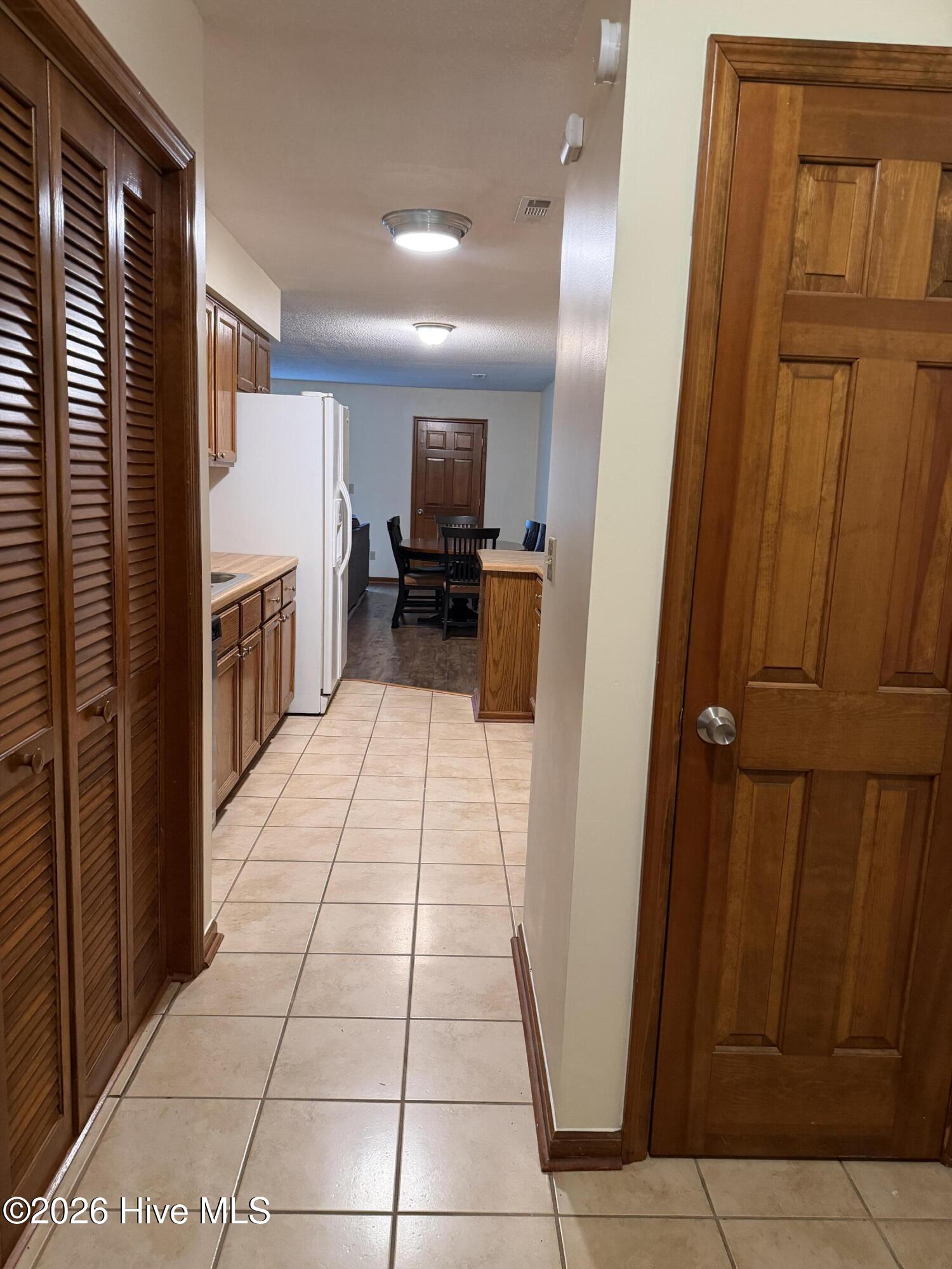 100548583 | Photo 21