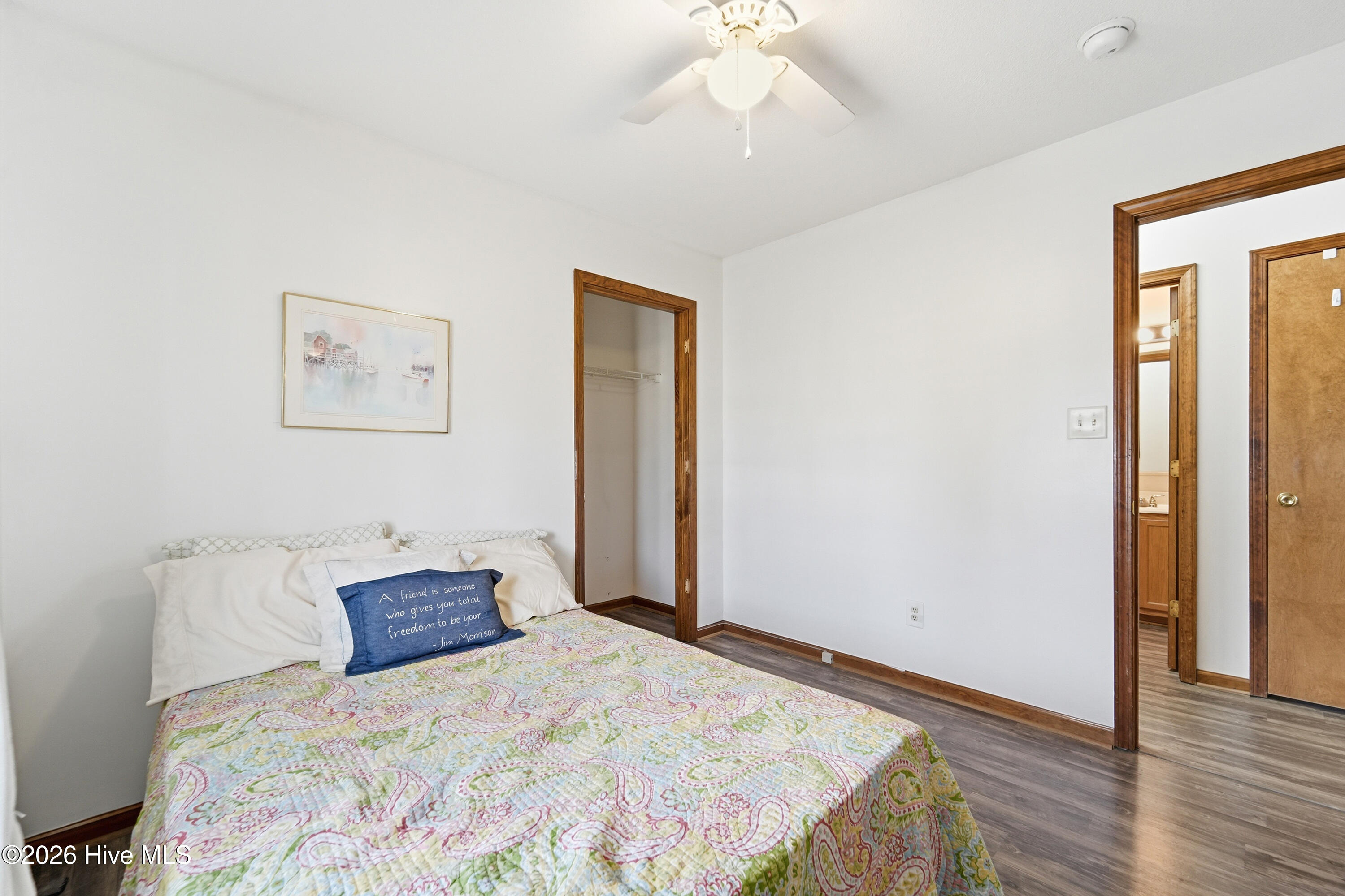 100562378 | Photo 32