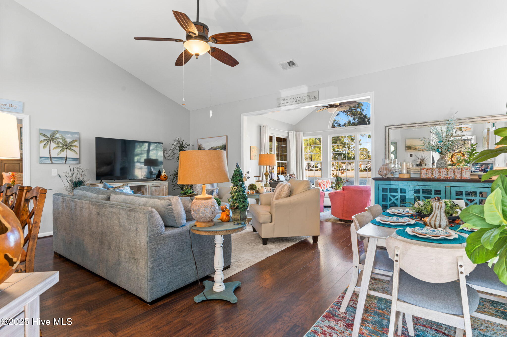 100543261 | Photo 13