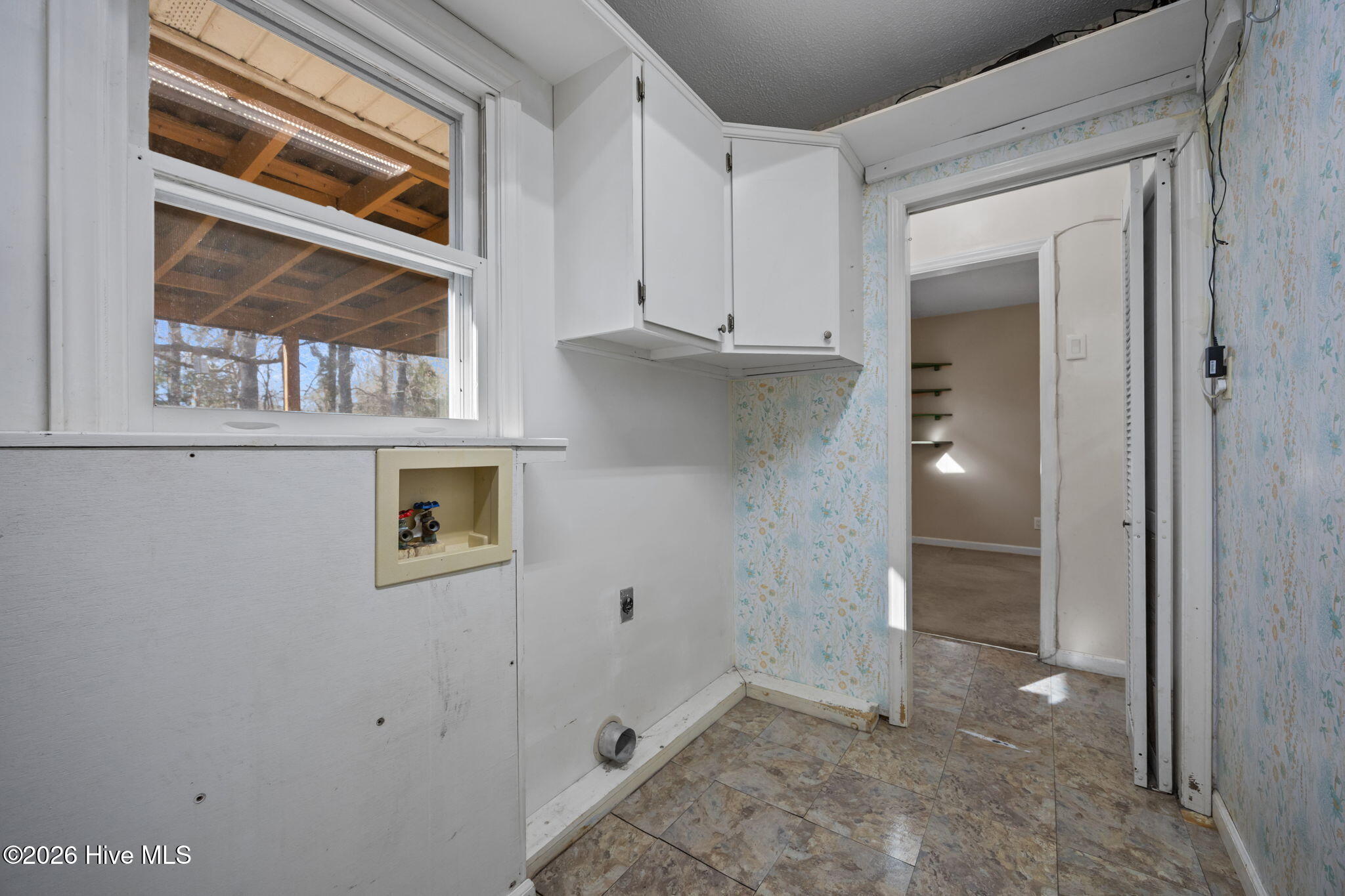 100548233 | Photo 25