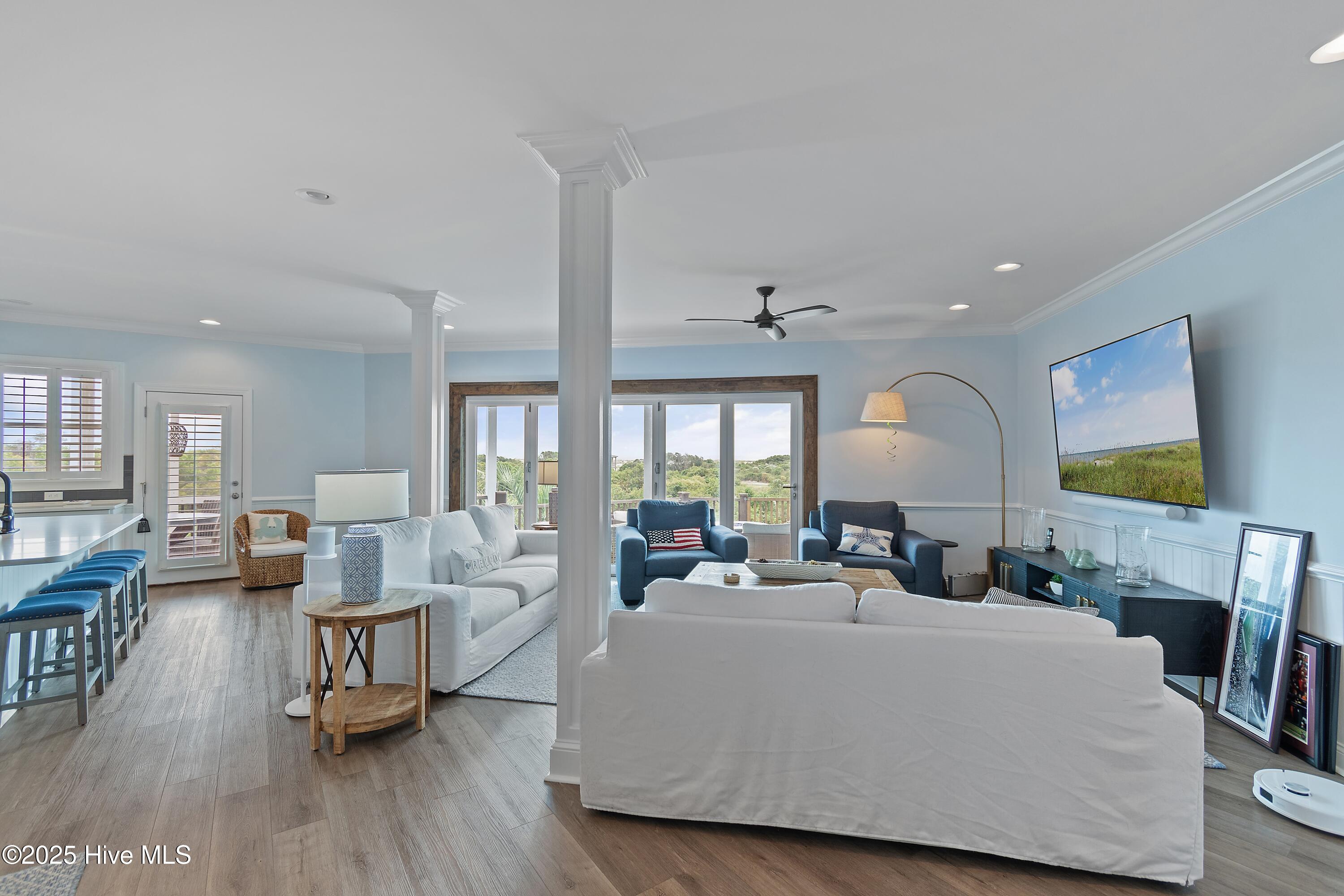 100536702 | Photo 47