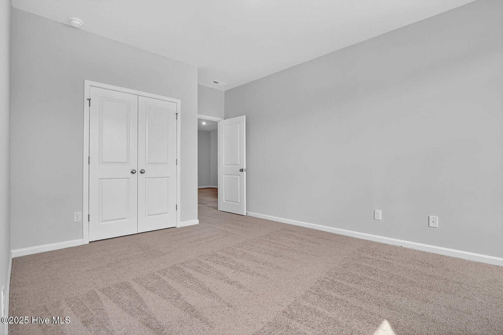 100538144 | Photo 23