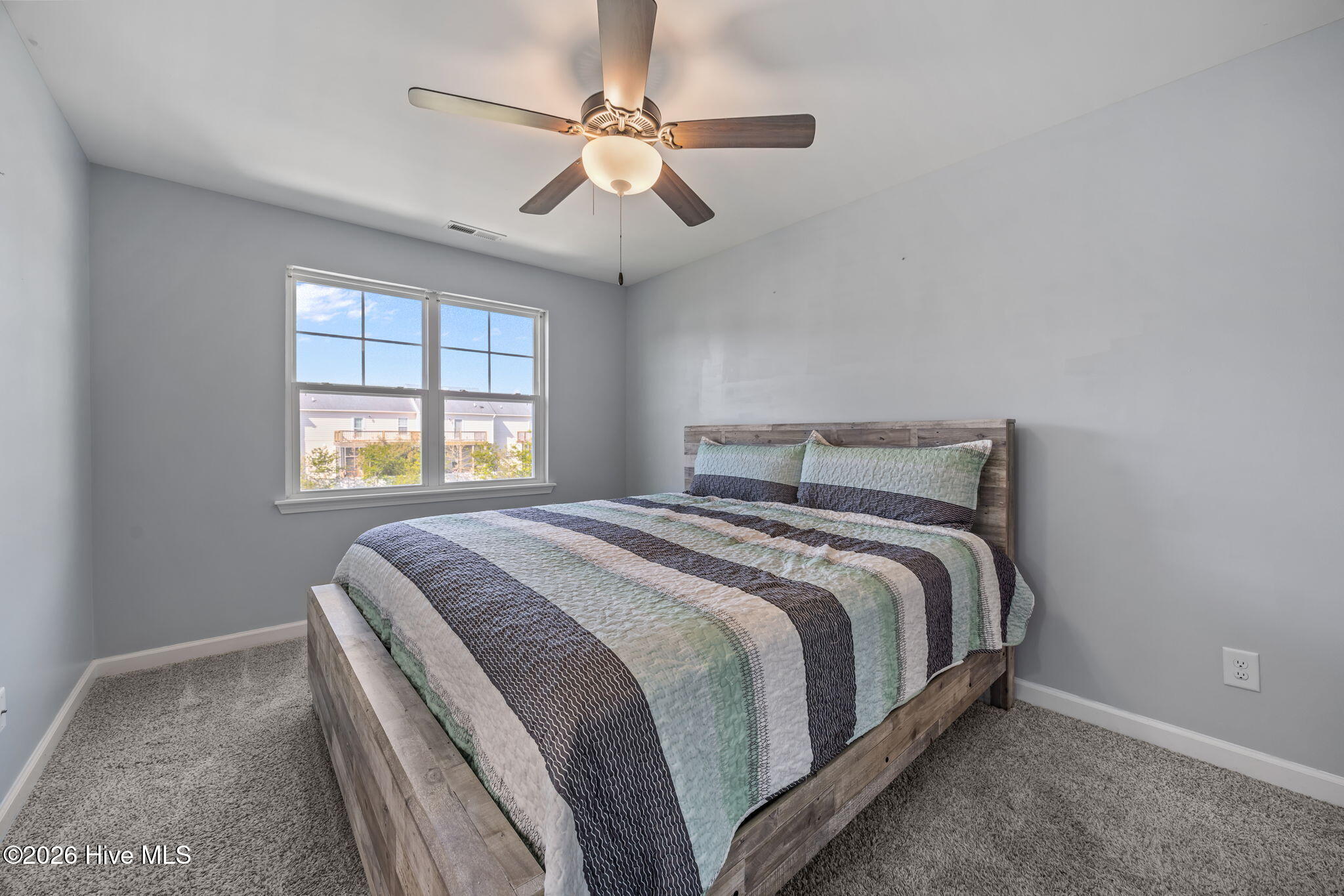 100566245 | Photo 14