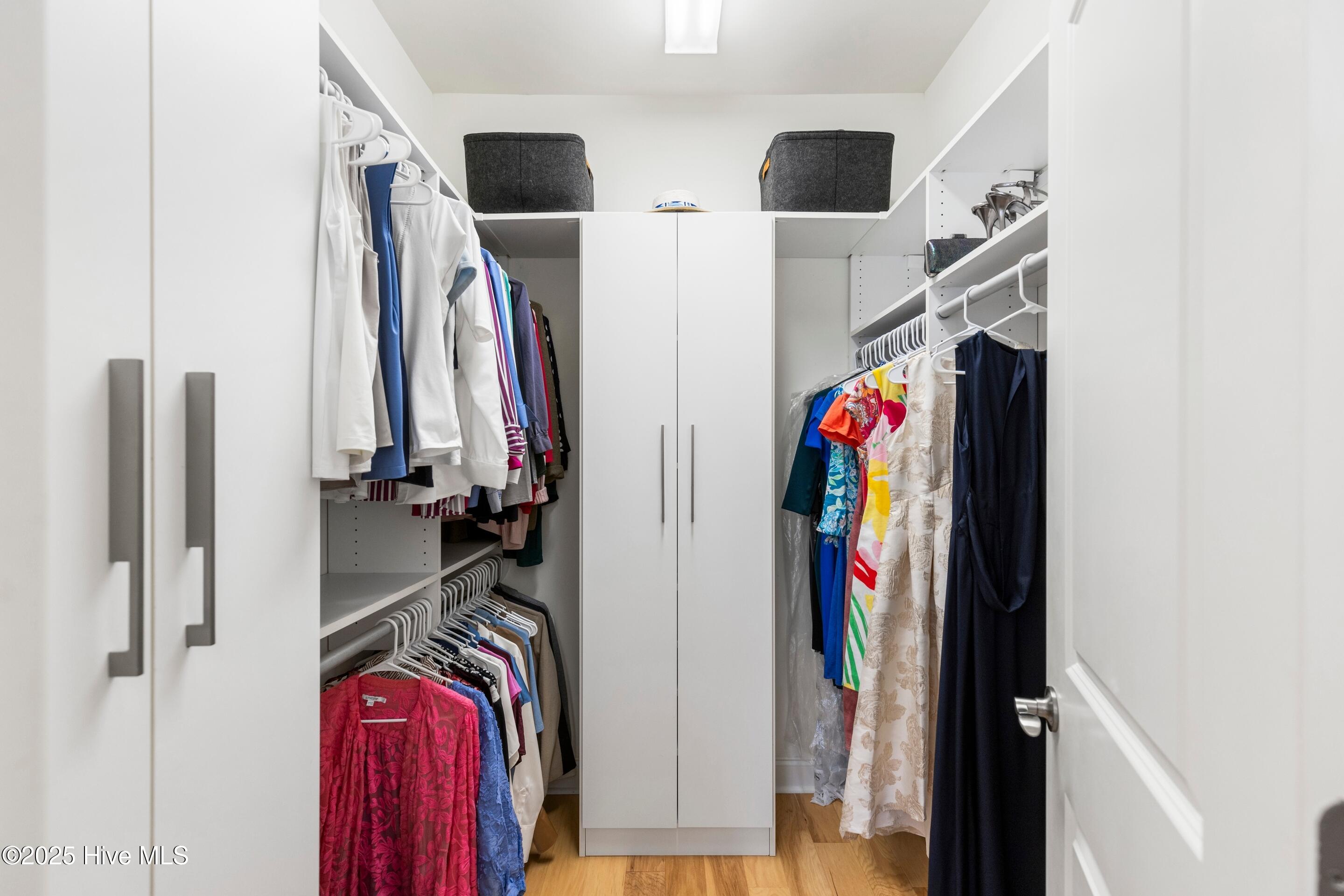 100537619 | Photo 19